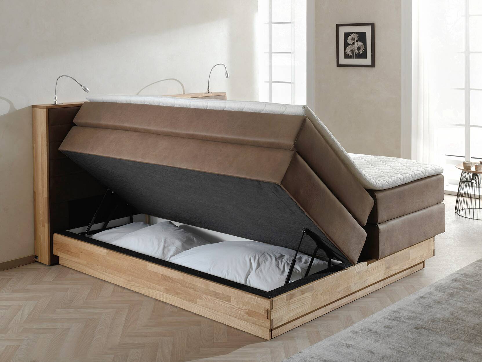 MENOTA Boxspringbett mit Bettkasten, massivem Holzrahmen und Bezug im Vintage Look 200 x 200 cm | braun | Härtegrad 2