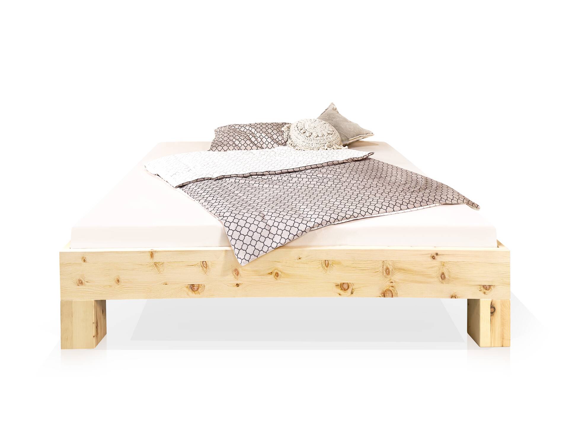 ZABINO 4-Fuß-Bett aus Zirbe, Material Massivholz, mit/ohne Holz-Kopfteil 120 x 200 cm | Zirbe unbehandelt | Standardhöhe | ohne Kopfteil