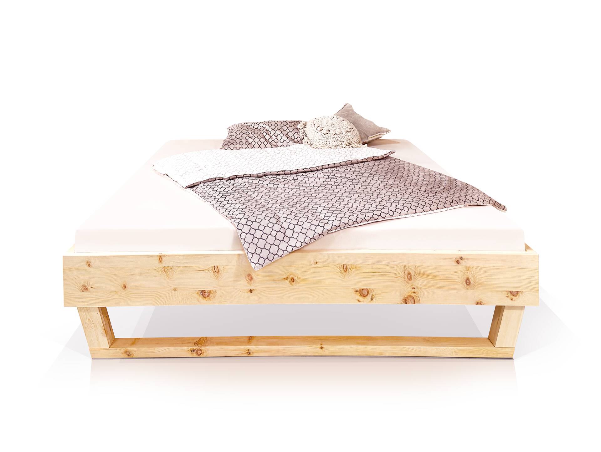 ZABINO Holz-Kufenbett aus Zirbe, Material Massivholz, mit/ohne Kopfteil 160 x 200 cm | Zirbe geölt | ohne Kopfteil