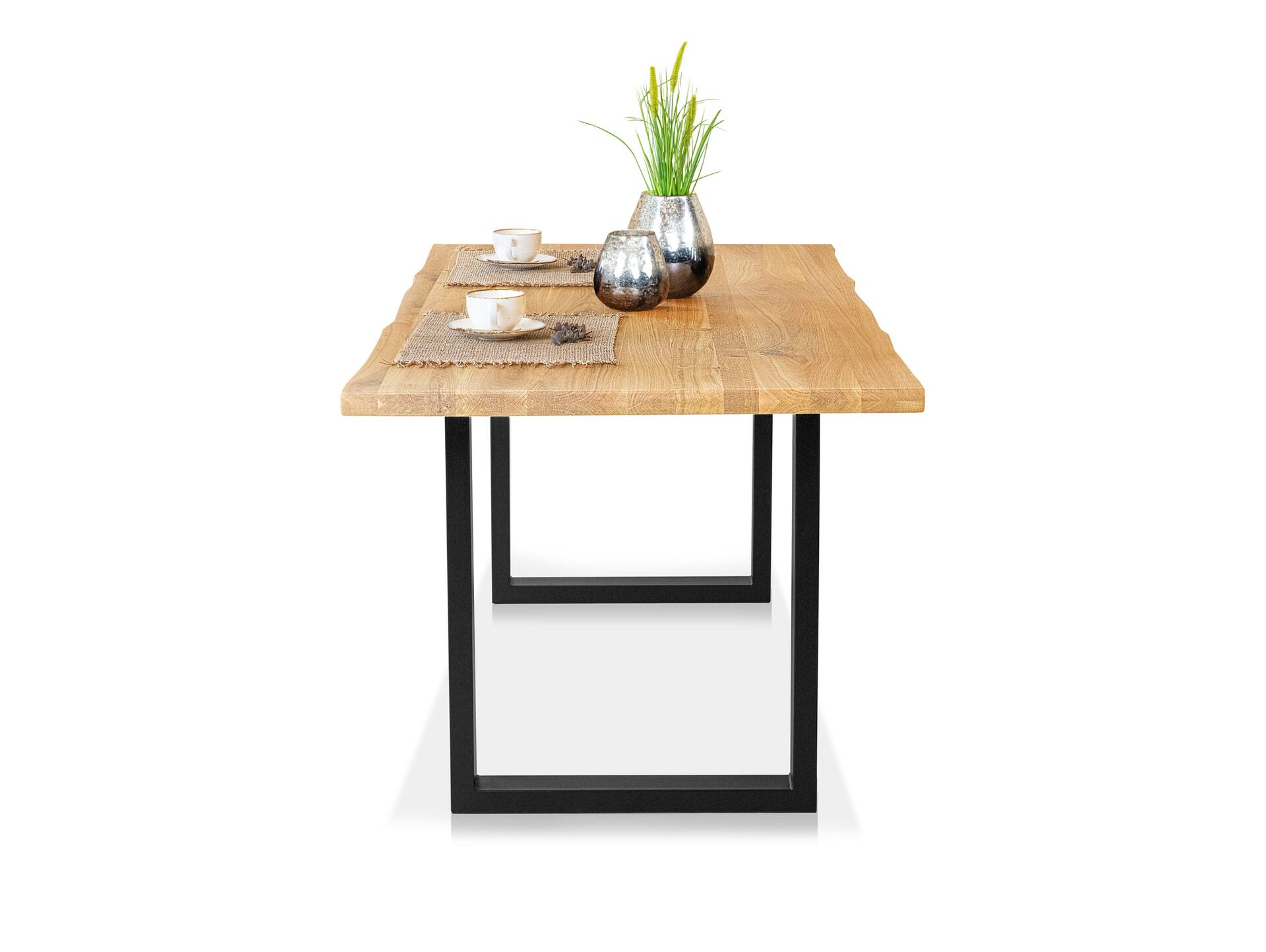 DAYTONA Esstisch II mit Baumkante, Material Massivholz / Gestell Metall schwarz pulverbeschichtet 140 x 90 cm
