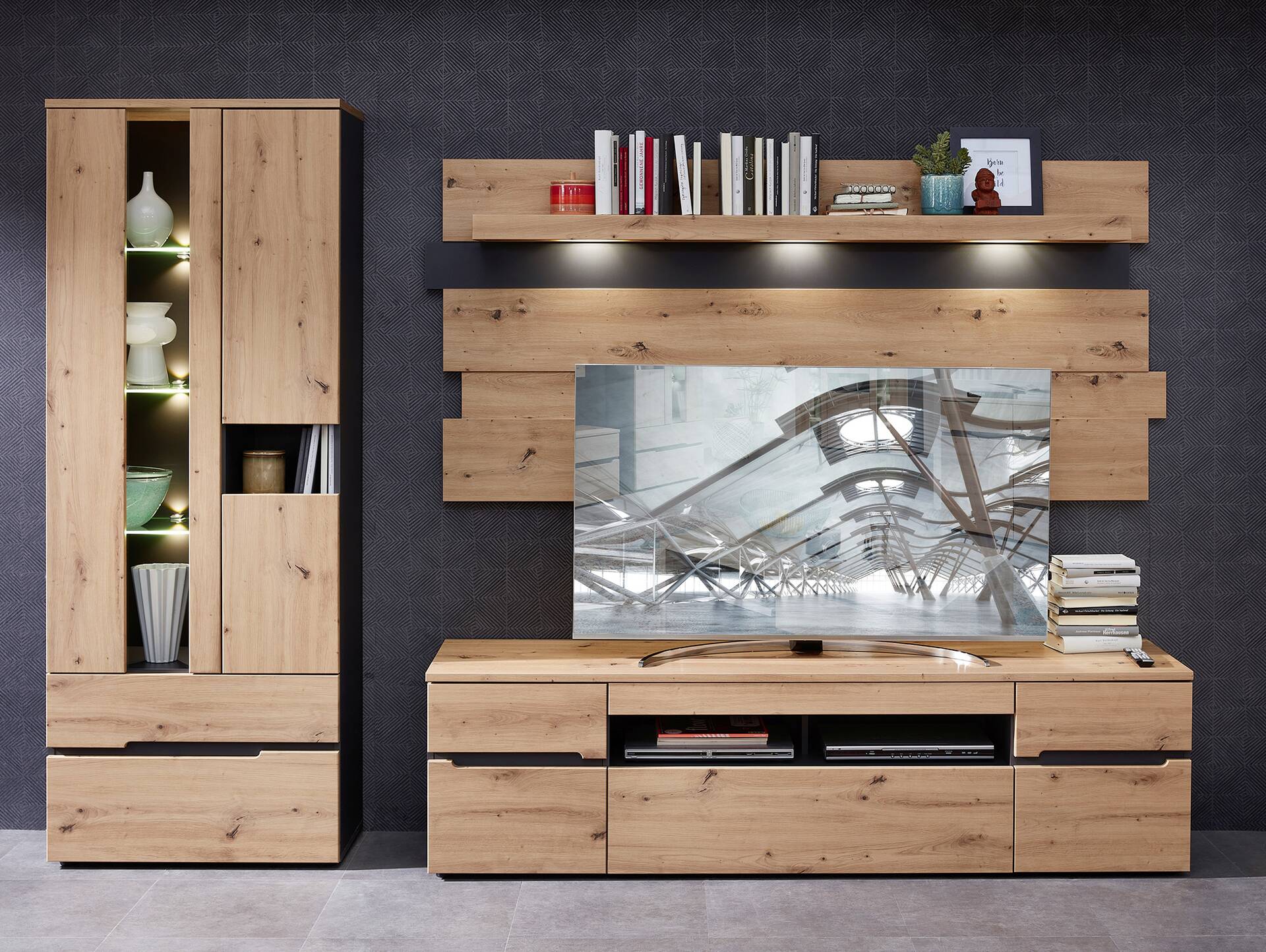 MAILAND Vitrine, Material Dekorspanplatte Artisan Eichefarbig / Graphit