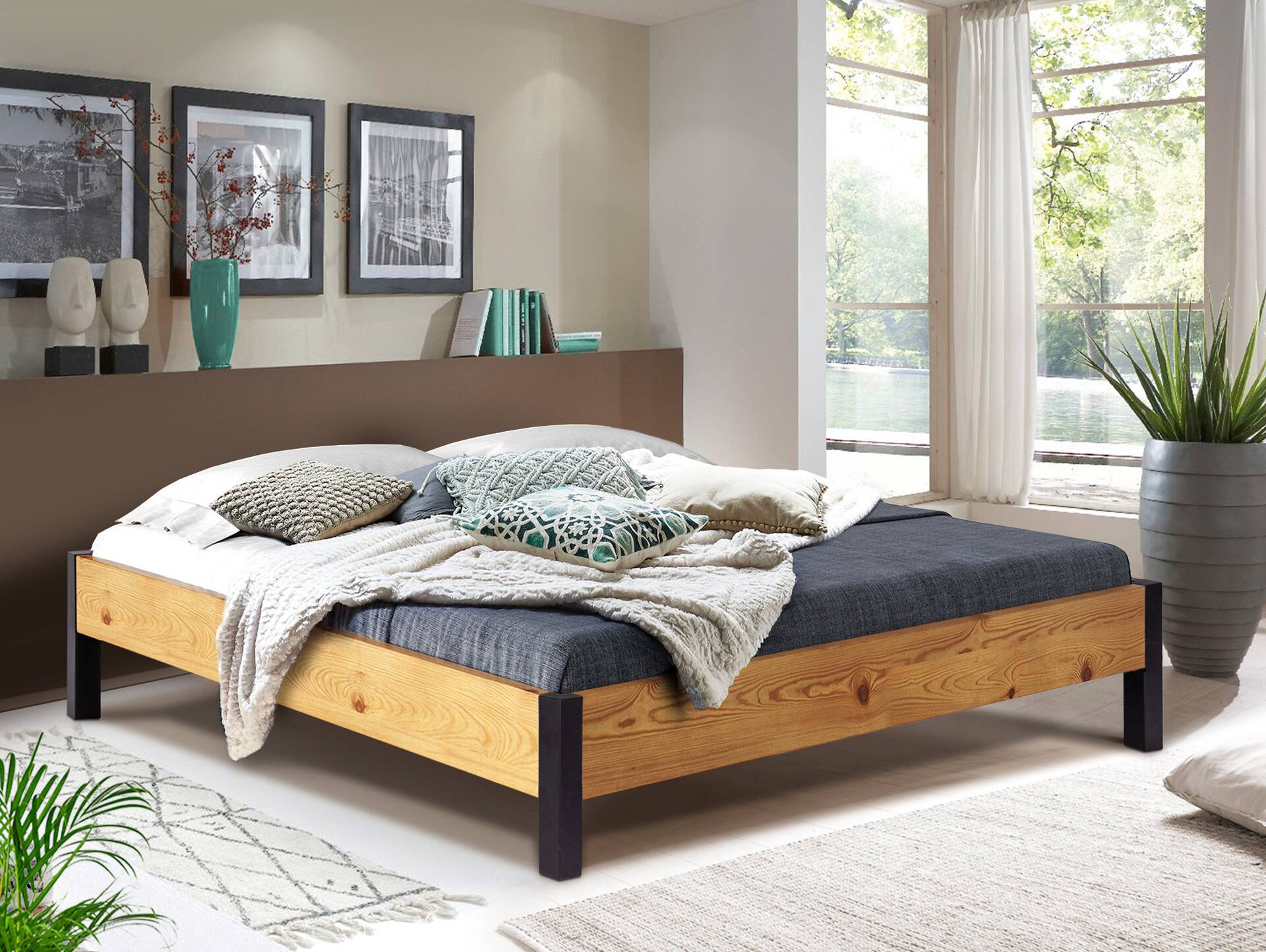 CURBY Bett mit Metallfuß, ohne Kopfteil, Material Massivholz, rustikale Altholzoptik, Fichte 90 x 200 cm | natur