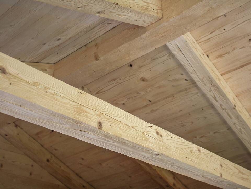 Fichtenbalken gehackt, Fichte natur, Material Massivholz 93 x 93 mm | 2.5 Meter