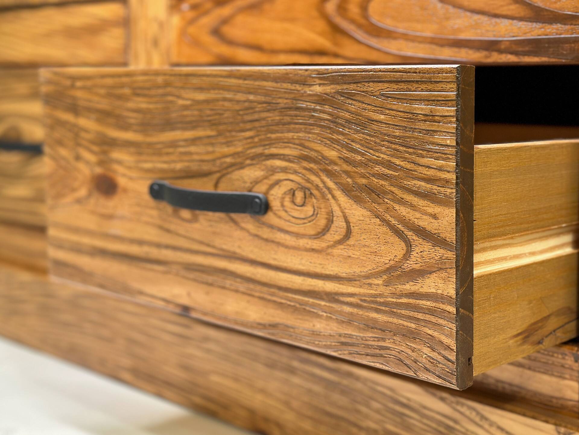 EVERGLADE Kleiderschrank, Material Massivholz, Kiefer eichefarbig 2-türig