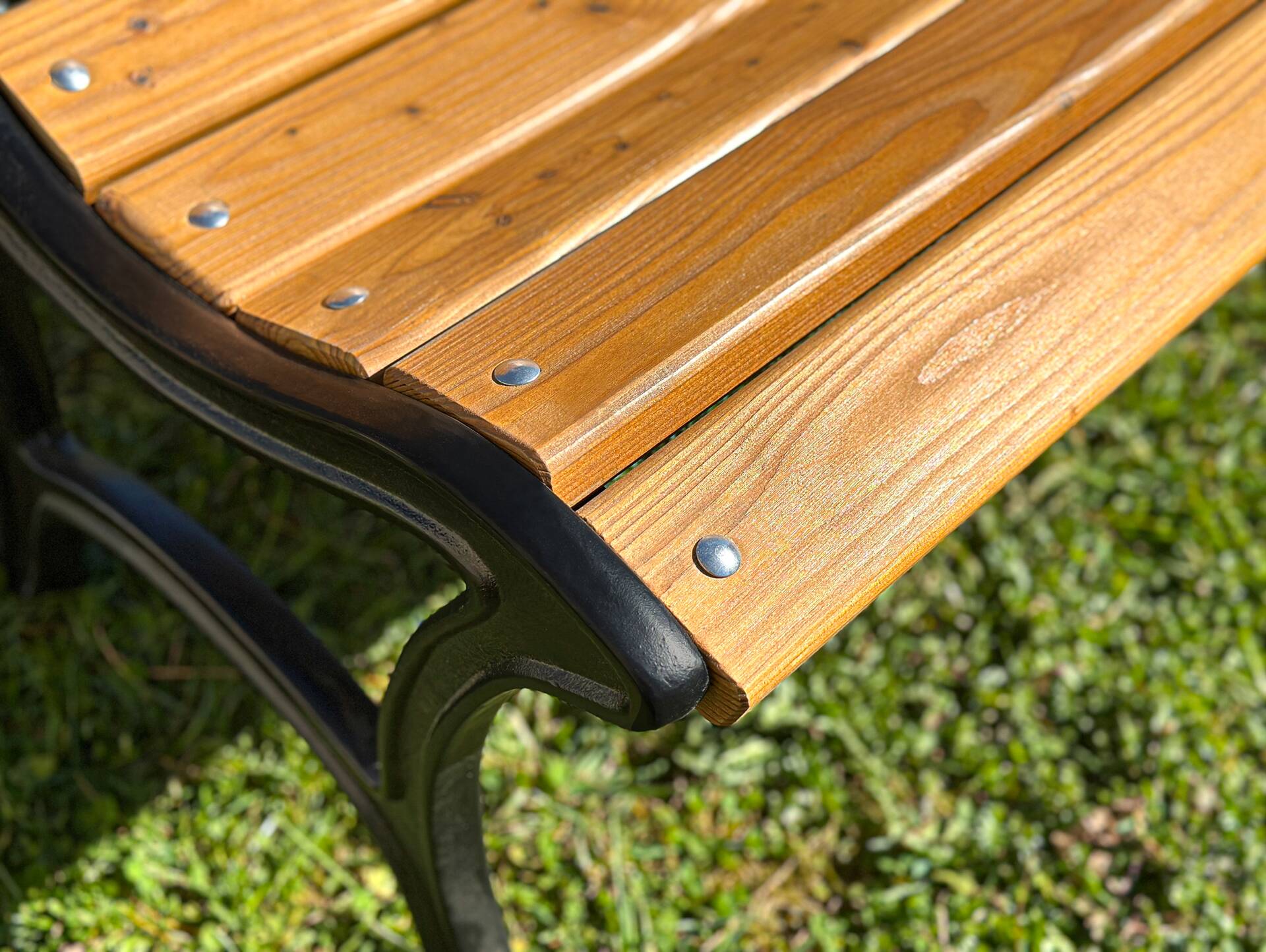 GUSTL Gartenbank, Material Massivholz Lärche, Metallgestell Schwarz 150 cm