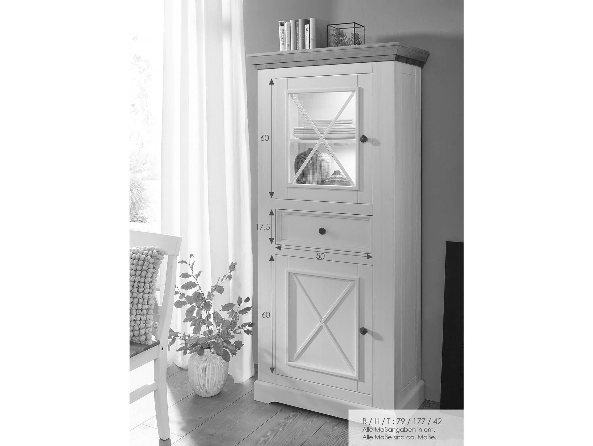 BORNHOLM Vitrine III, Material Massivholz, Kiefer weiss/eichefarbig 