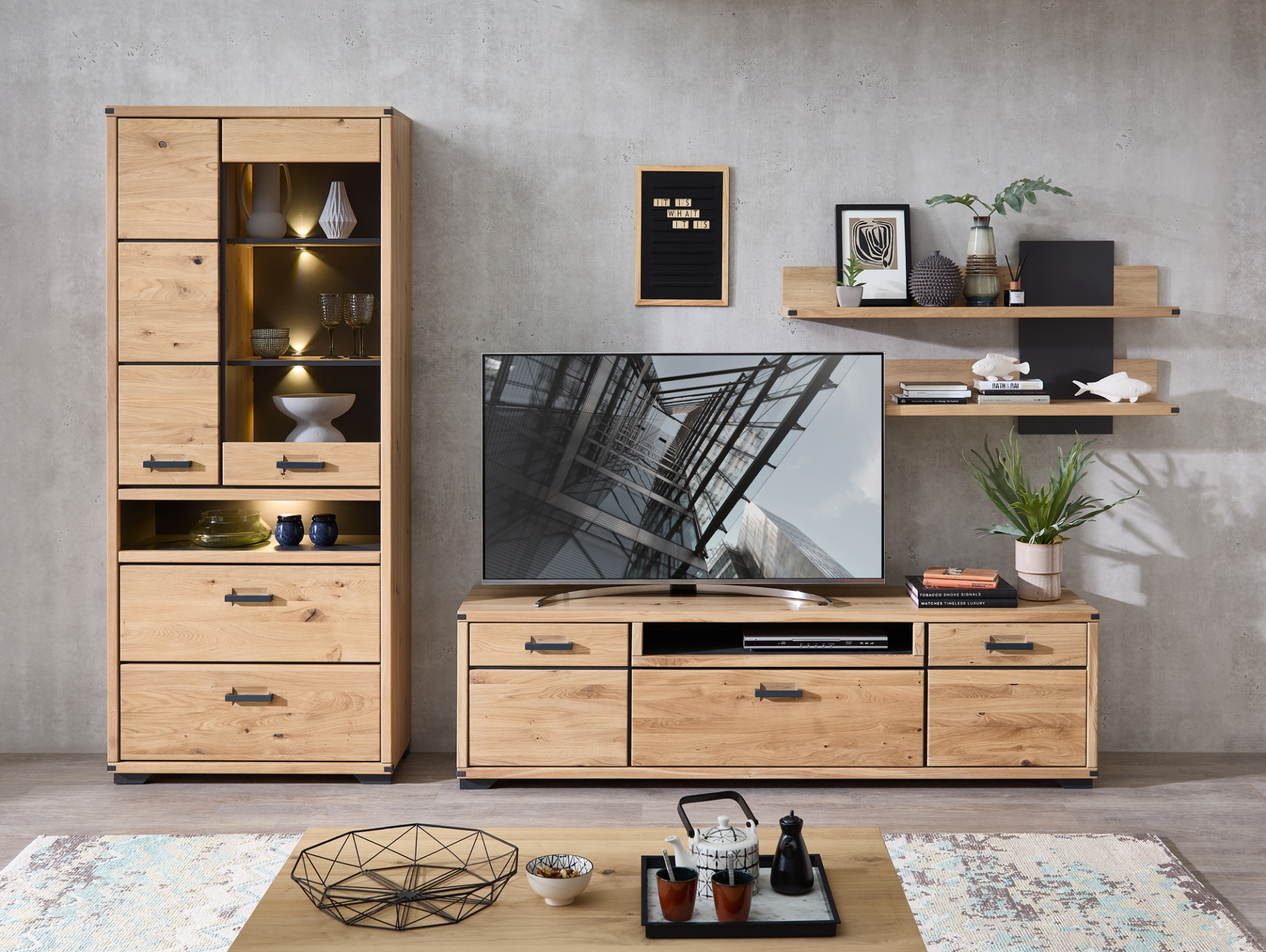 GOJA Vitrine I, Material teilmassiv, Artisan Wildeiche/graphitfarbig 