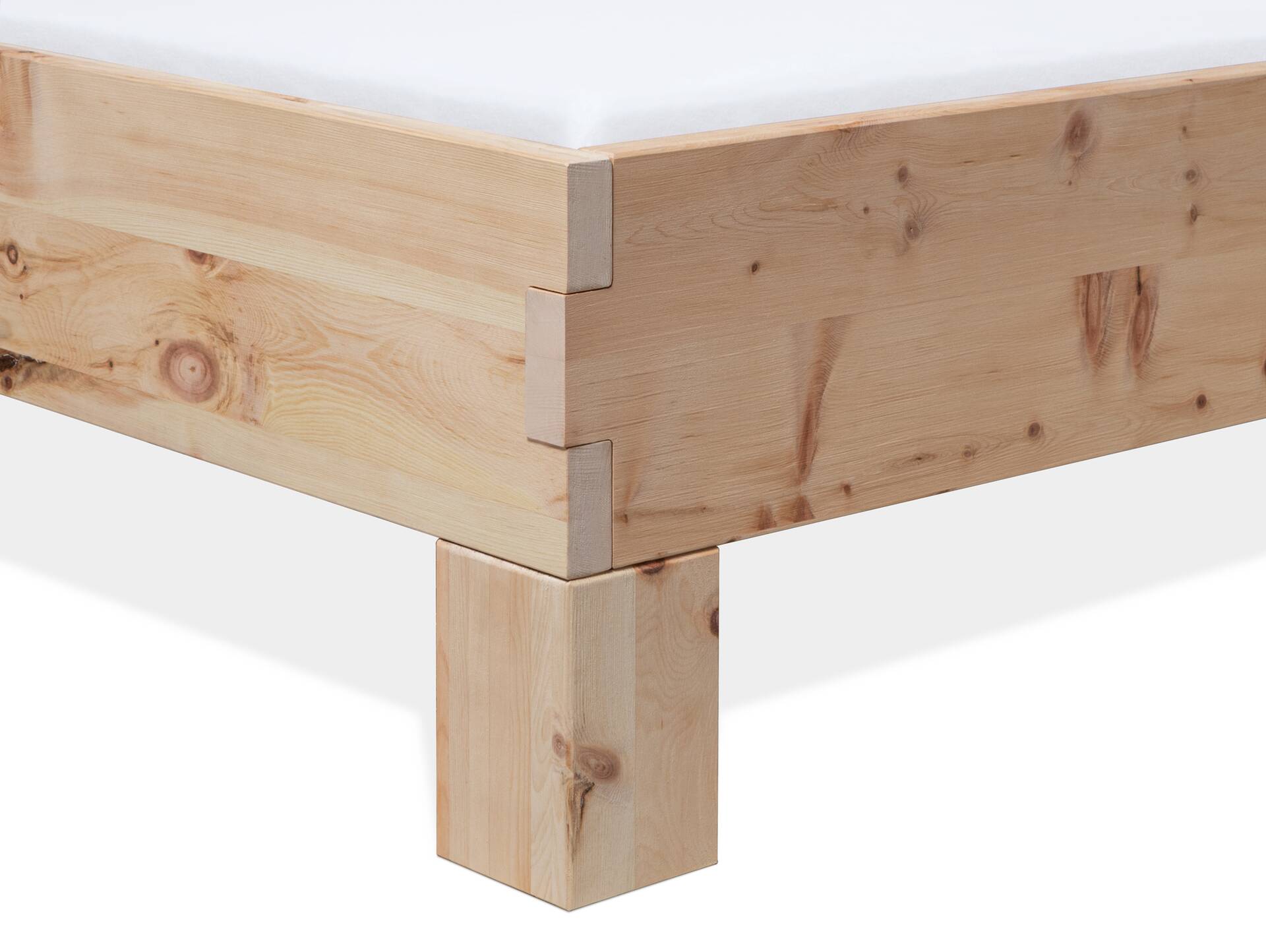 ZARUBA 4-Fuß-Zirbenbett ohne Kopfteil, Material Massivholz 120 x 200 cm | Standardhöhe