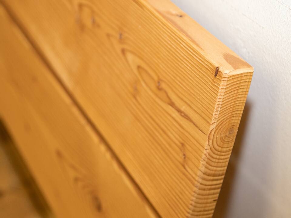 CURBY 4-Fuß-Bett mit Kopfteil, Material Massivholz, rustikale Altholzoptik, Fichte 180 x 220 cm | natur | Standardhöhe