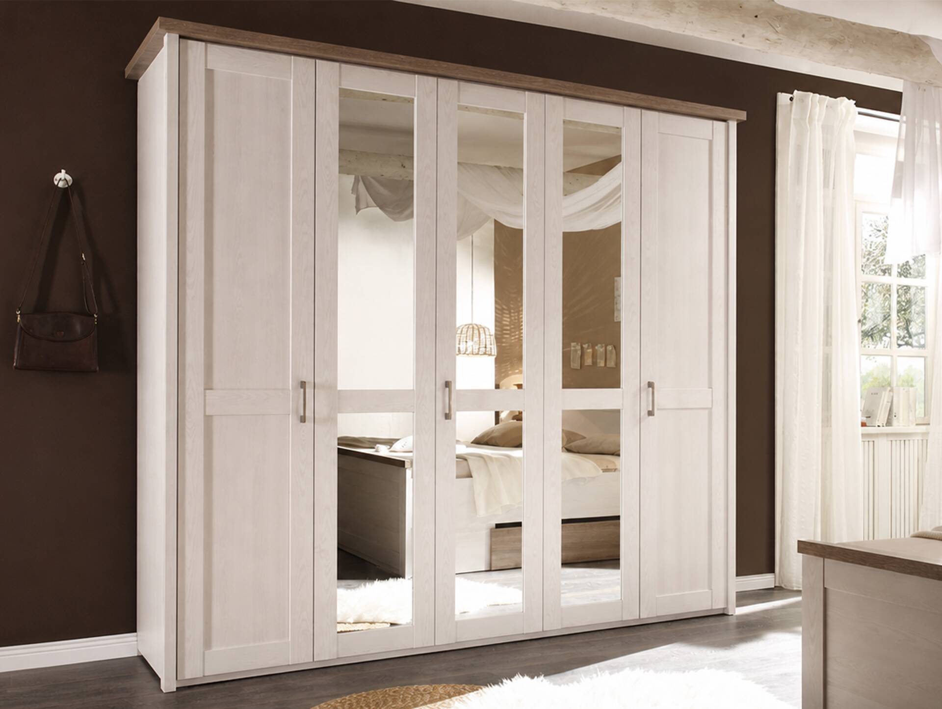 LUBA Drehtürenschrank 5trg, Material MDF, weiss piniefarbig / trüffelfarbig 