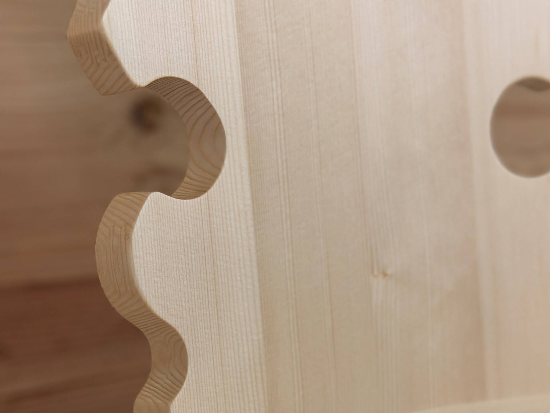 VALERIO Stuhl, Material Massivholz, Fichte lackiert Fichte natur