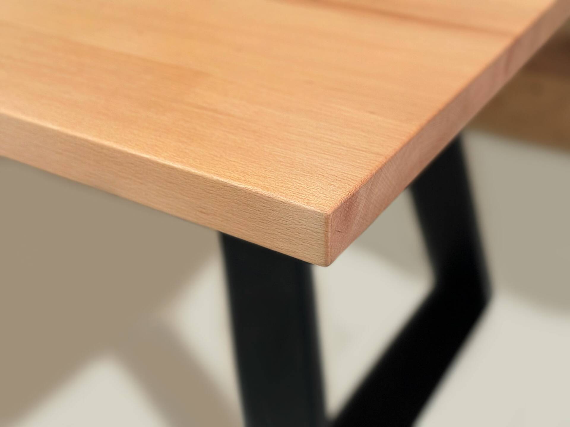MÜNCHEN Esstisch nach Maß, Material Massivholz 