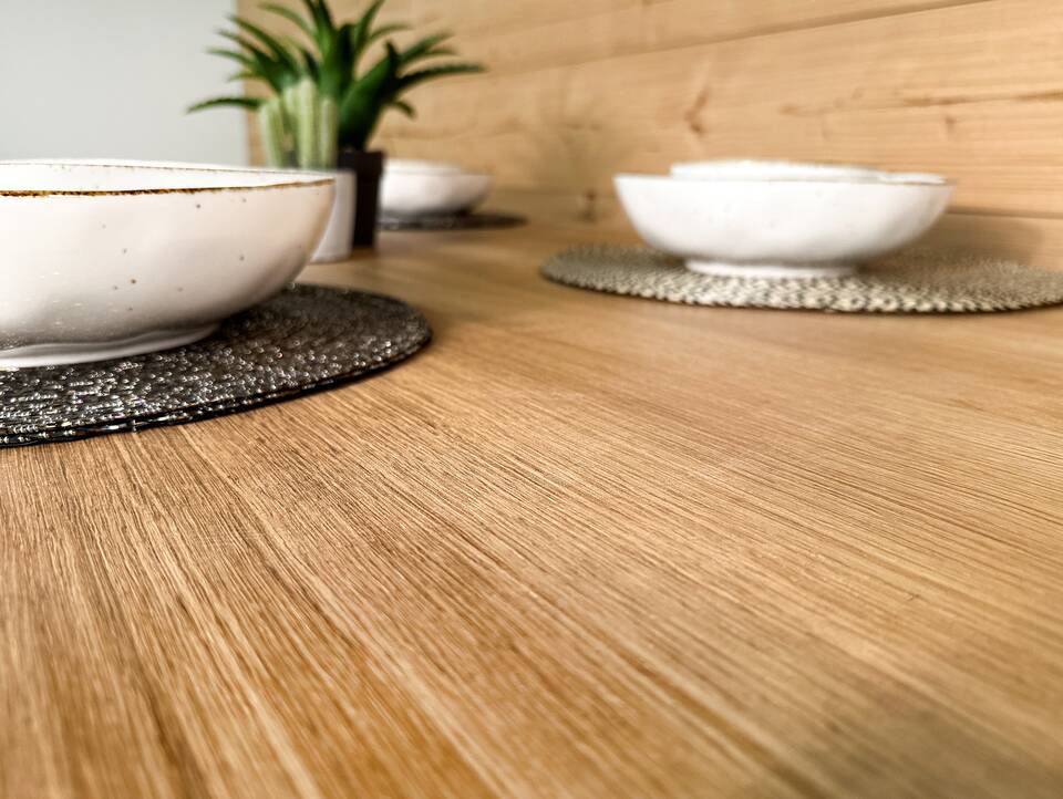 ORLEANS Massivholztisch / Säulentisch, Material Massivholz/Edelstahl 