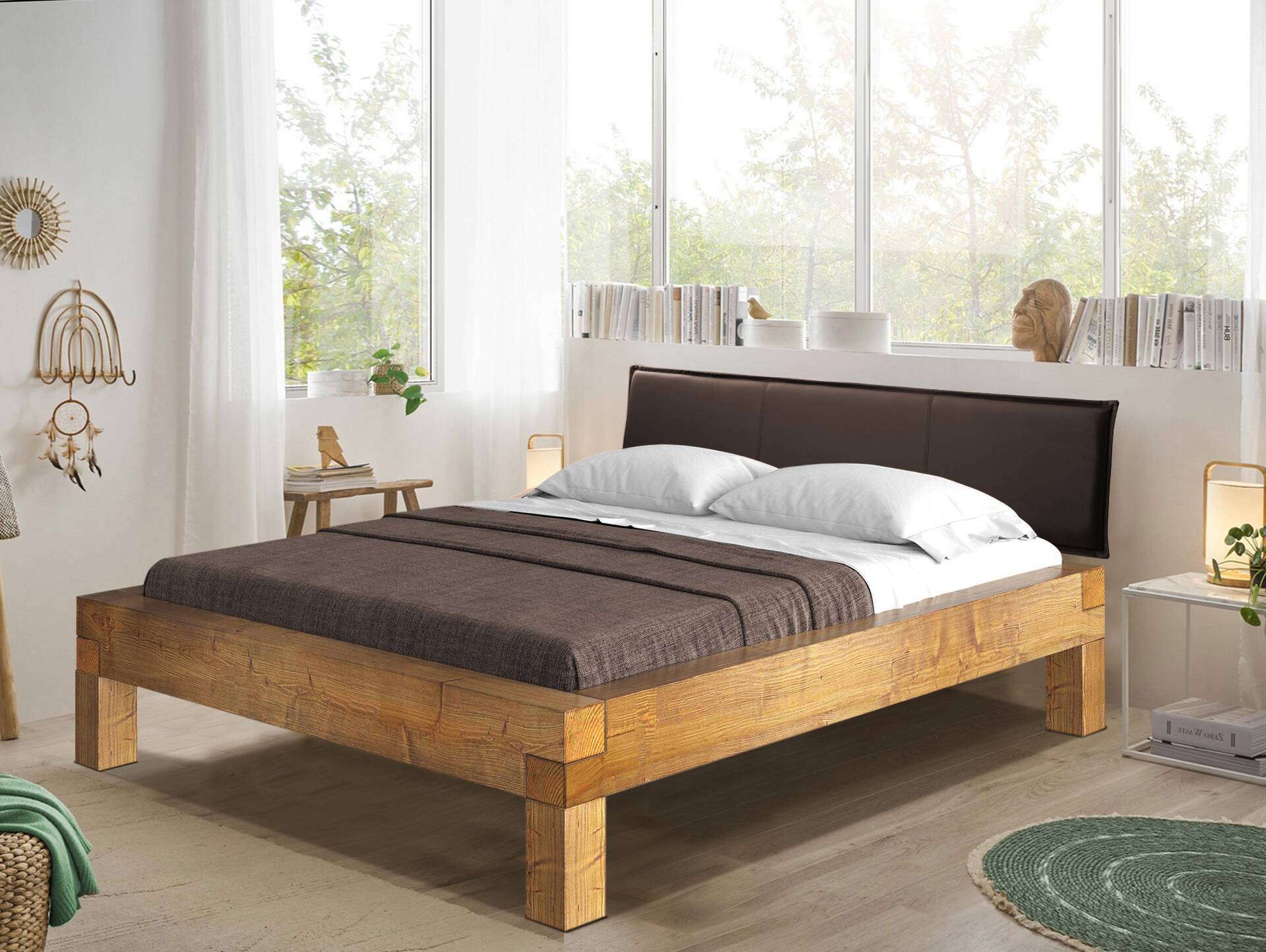 CURBY 4-Fuß-Balkenbett mit Polsterkopfteil, Material Massivholz, Thermo-Fichte 140 x 220 cm | vintage | Kunstleder Braun | Standardhöhe