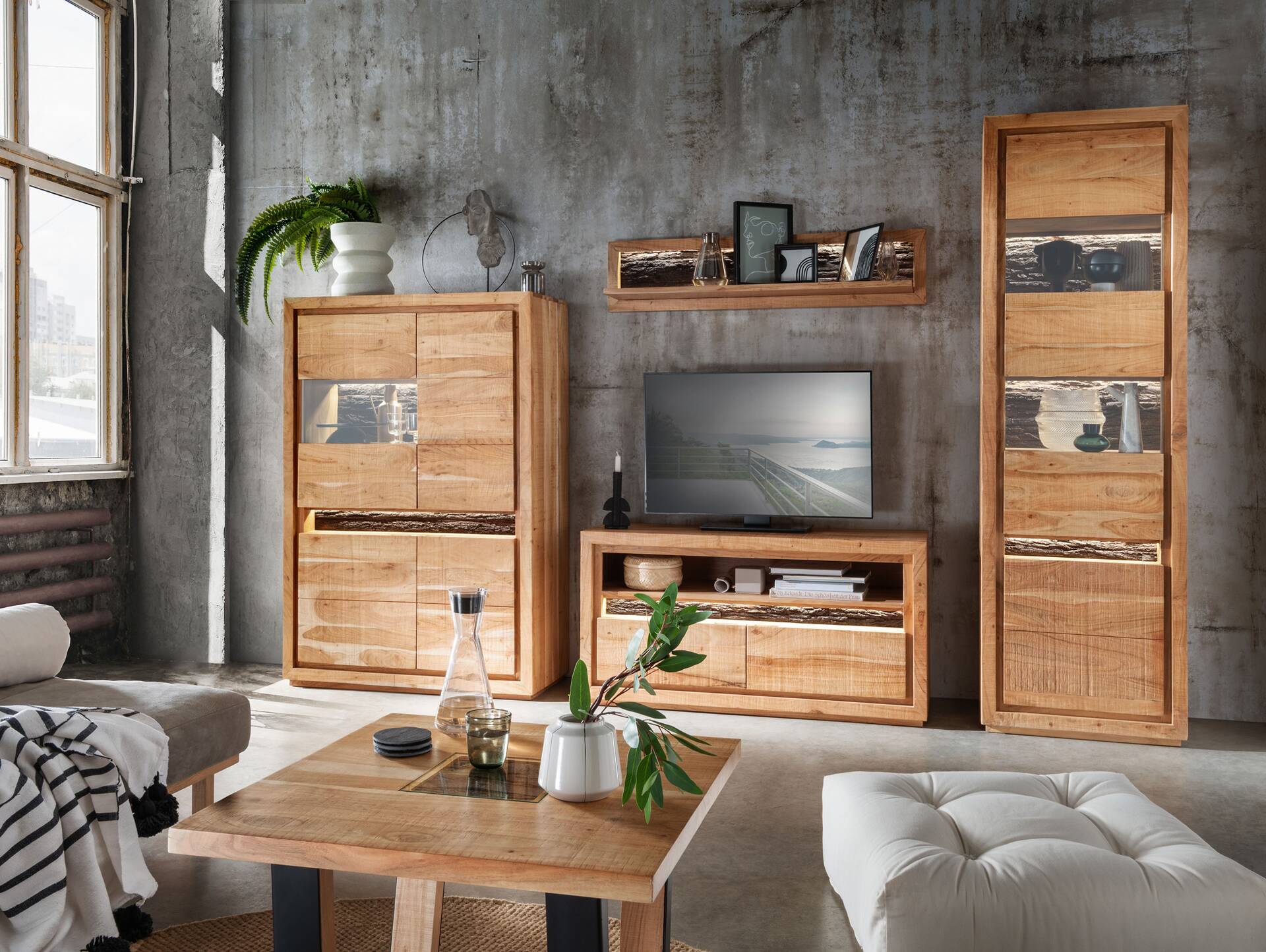 BATTURO Highboard II, Material Massivholz, Akazie lackiert rechts