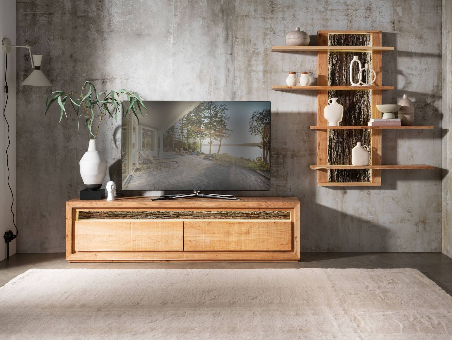 BATTURO TV-Board III, Material Massivholz, Akazie lackiert 