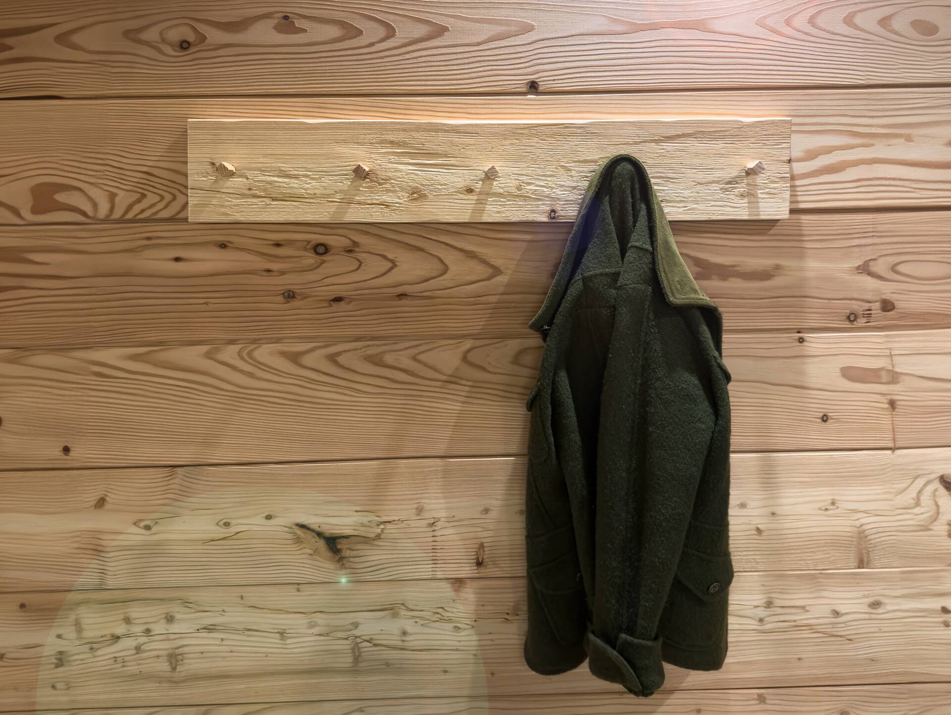 Garderobenpaneel, Material Massivholz, Lärche natur 90 cm | gehackt unbehandelt 