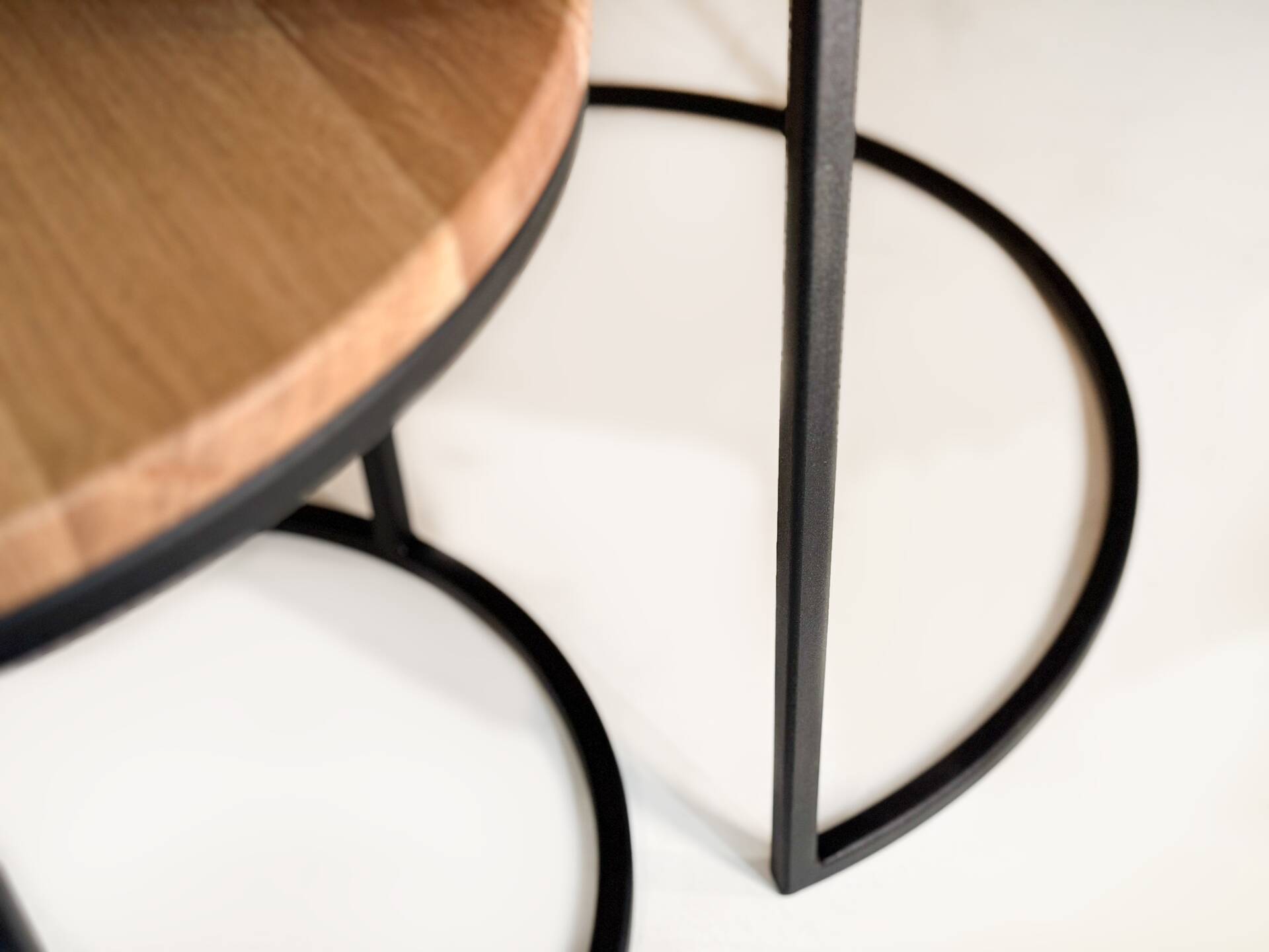 MOONAY 2-er Set Couchtische, Material Massivholz/Metall, Eiche geölt/schwarz 