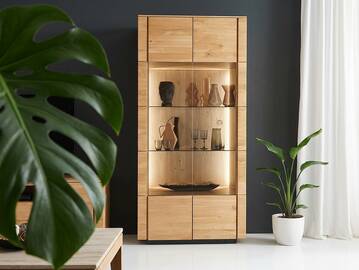 NATANO Vitrine II, Material Massivholz, Wildeiche geölt