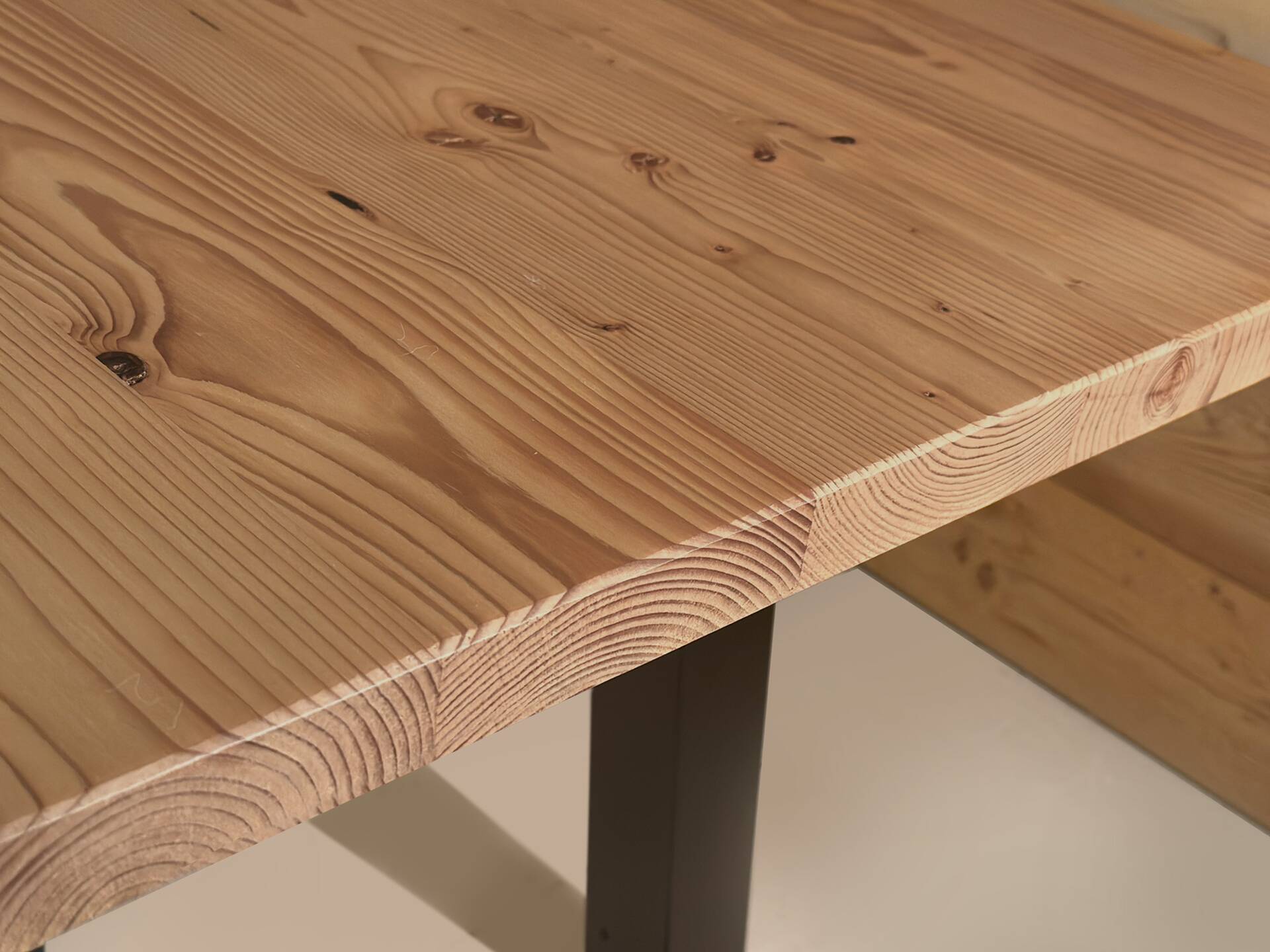 TEGERNSEE Gartengarnitur - höhenverstellbar, rustikale Altholzoptik, Material Massivholz/Metall, Thermo-Fichte 200 x 60 cm | Innenbereich | ohne Rückenlehne