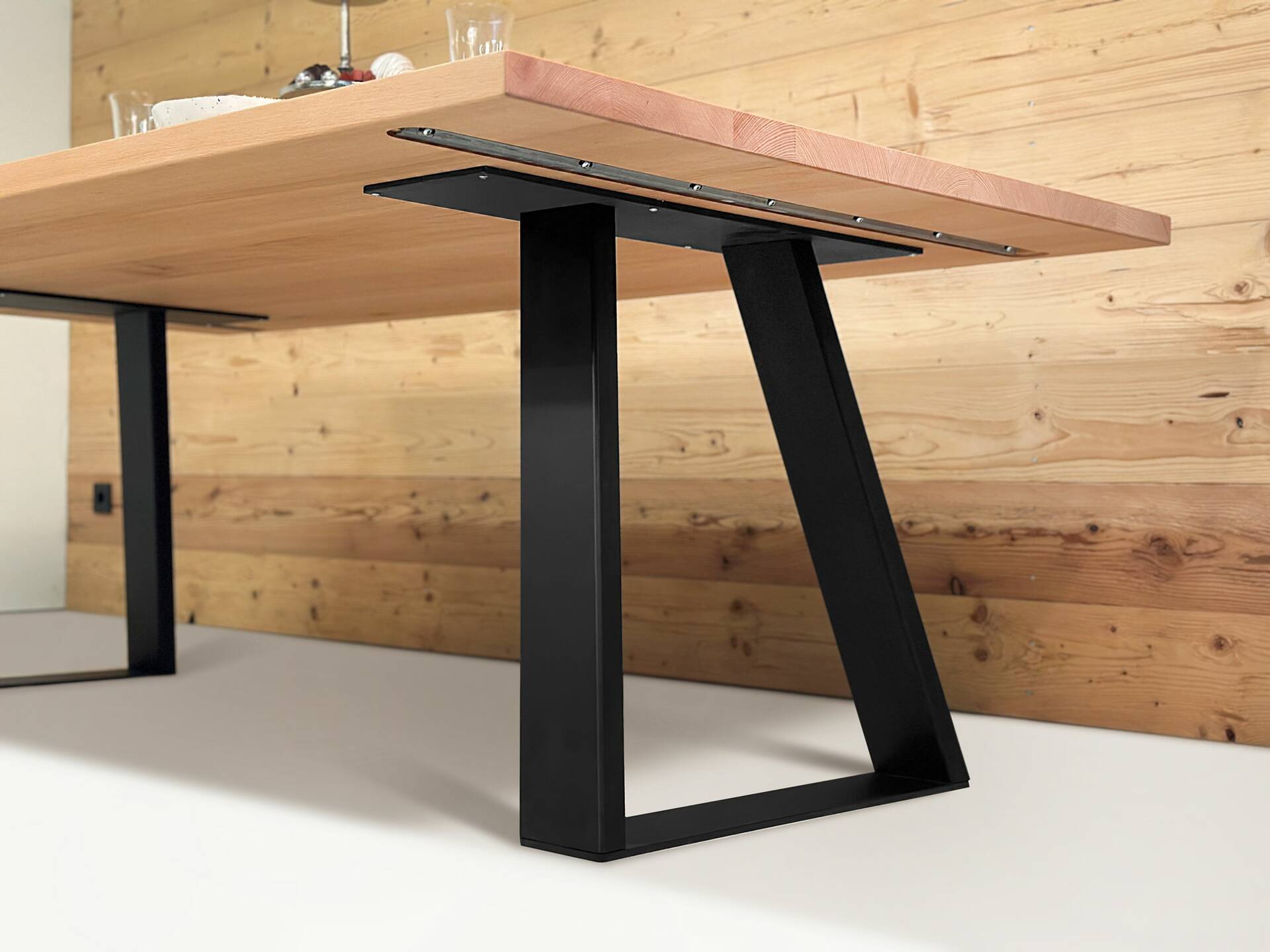 MÜNCHEN Esstisch nach Maß, Material Massivholz 