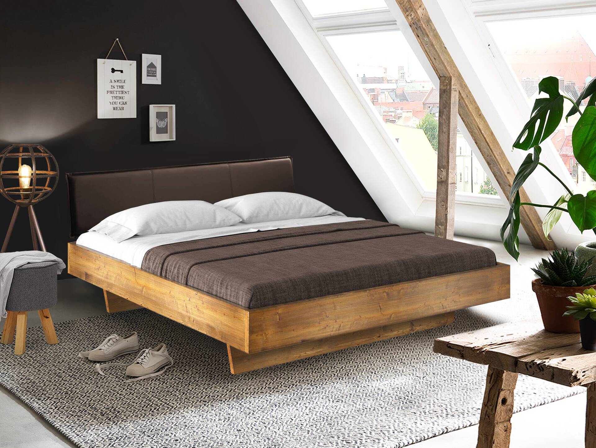 CURBY Wangenbett mit Polsterkopfteil, Material Massivholz, rustikale Altholzoptik, Fichte gebürstet 140 x 200 cm | vintage | Kunstleder Braun ohne Steppung