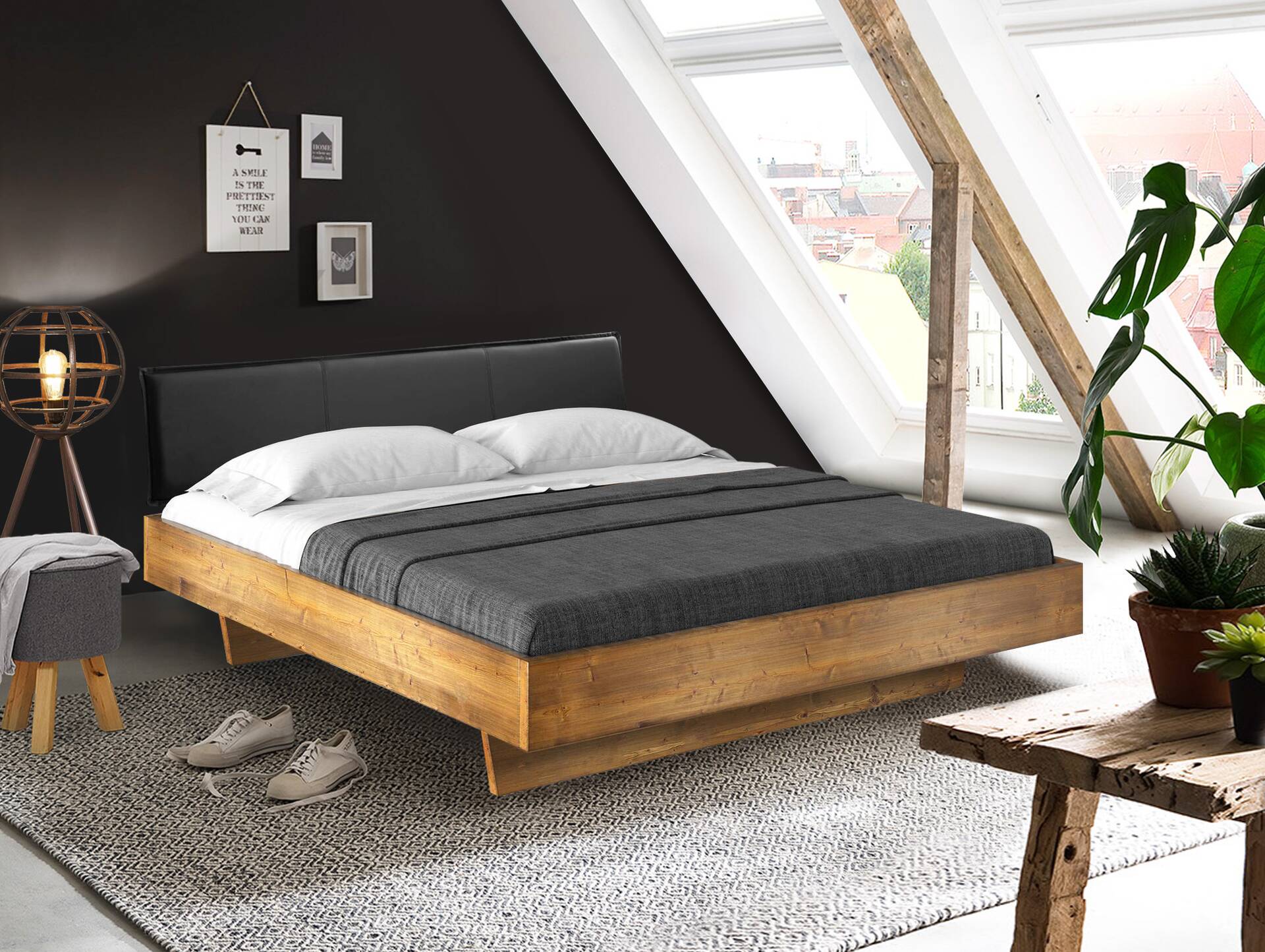 CURBY Wangenbett mit Polsterkopfteil, Material Massivholz, rustikale Altholzoptik, Fichte gebürstet 180 x 200 cm | vintage | Kunstleder Schwarz ohne Steppung