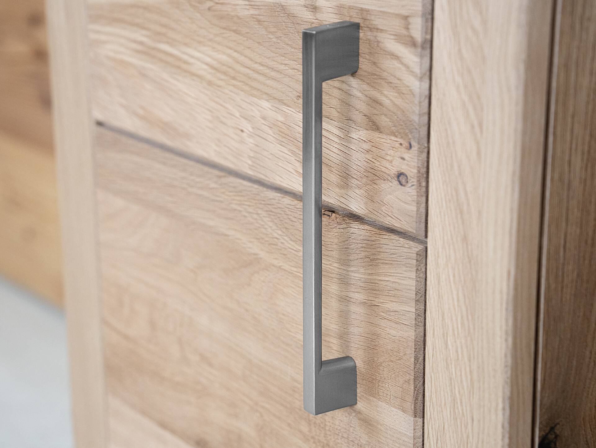 OZEANA Hochschrank II fürs Badezimmer, Material teilmassiv Eiche