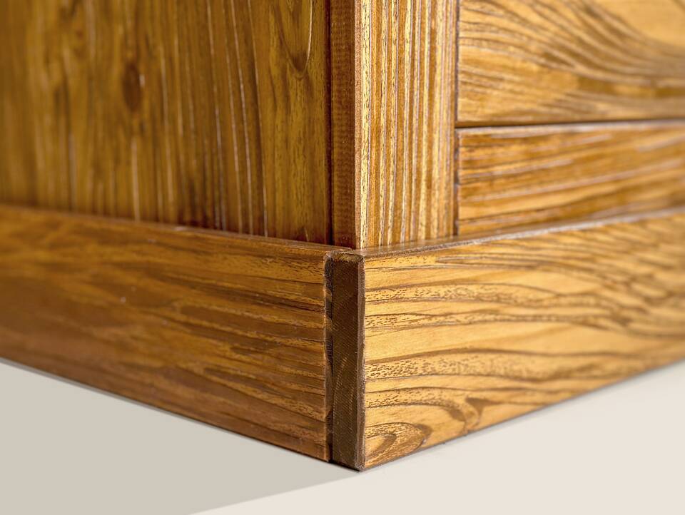 EVERGLADE Kleiderschrank, Material Massivholz, Kiefer eichefarbig 3-türig 