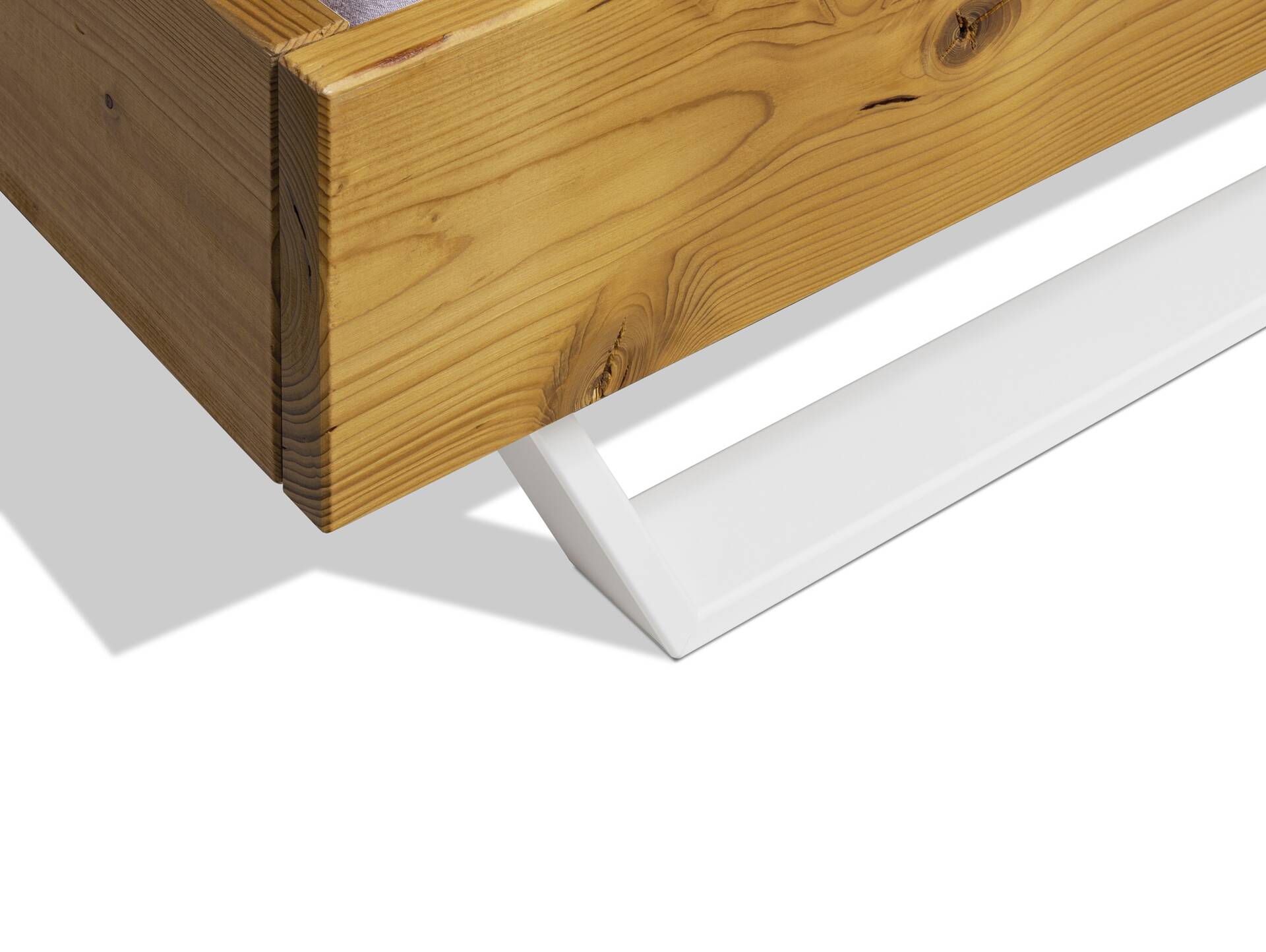 CURBY Kufenbett mit Polsterkopfteil, Material Massivholz, rustikale Altholzoptik, Fichte, Kufen weiss 120 x 200 cm | natur | Stoff Anthrazit