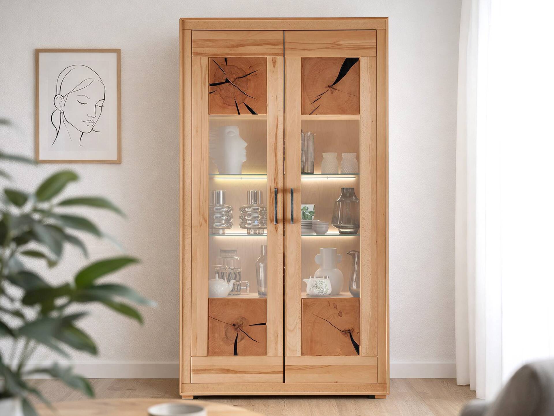PASSERO Vitrine II, Material Massivholz, Kernbuche geölt 