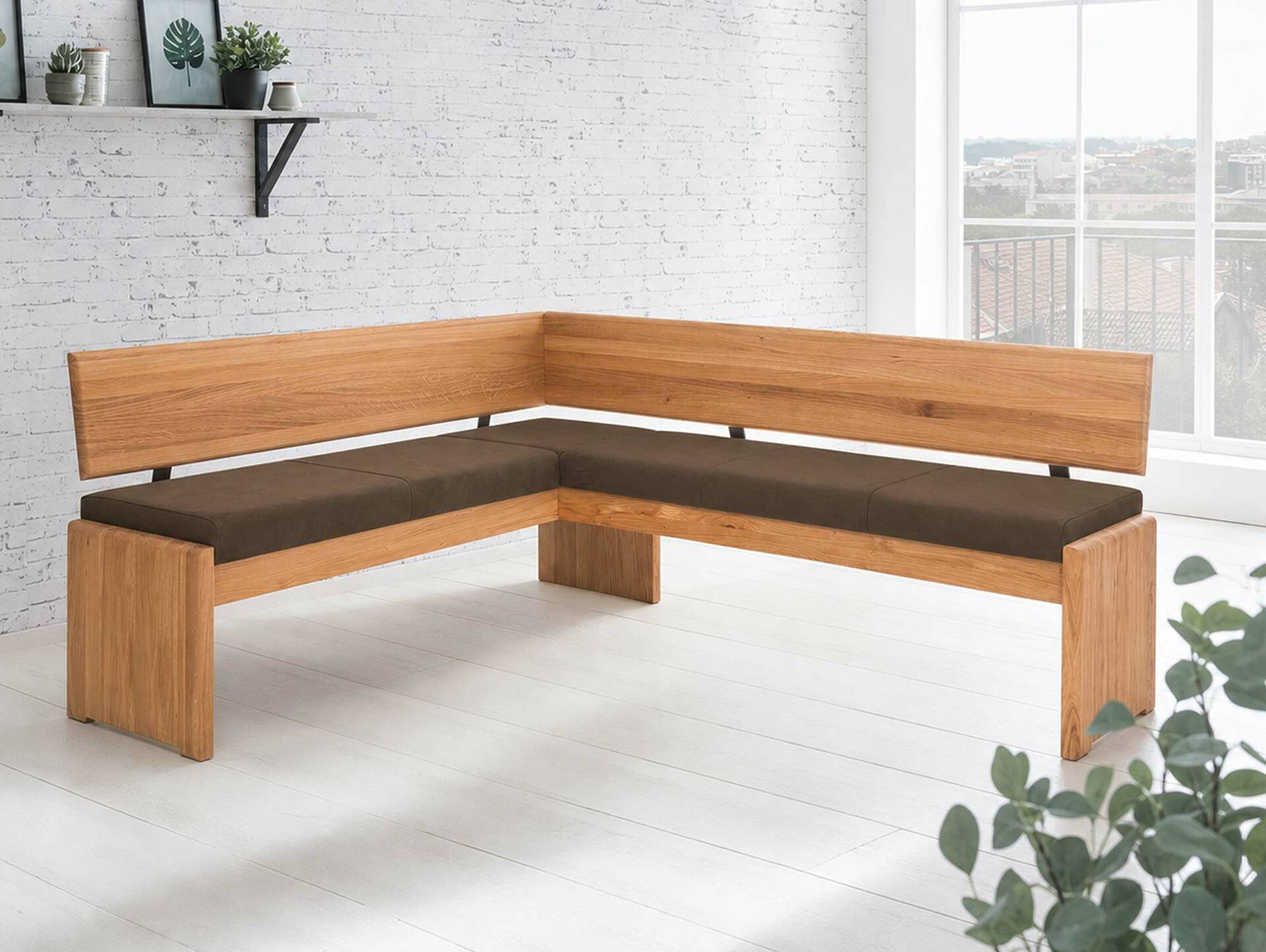 SCOTT Eckbank mit Truhe, Material Massivholz/Bezug Kunstfaser Eiche | 167 x 192 cm | nougat