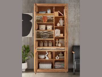 BATTURO Vitrine II, Material Massivholz, Akazie lackiert 