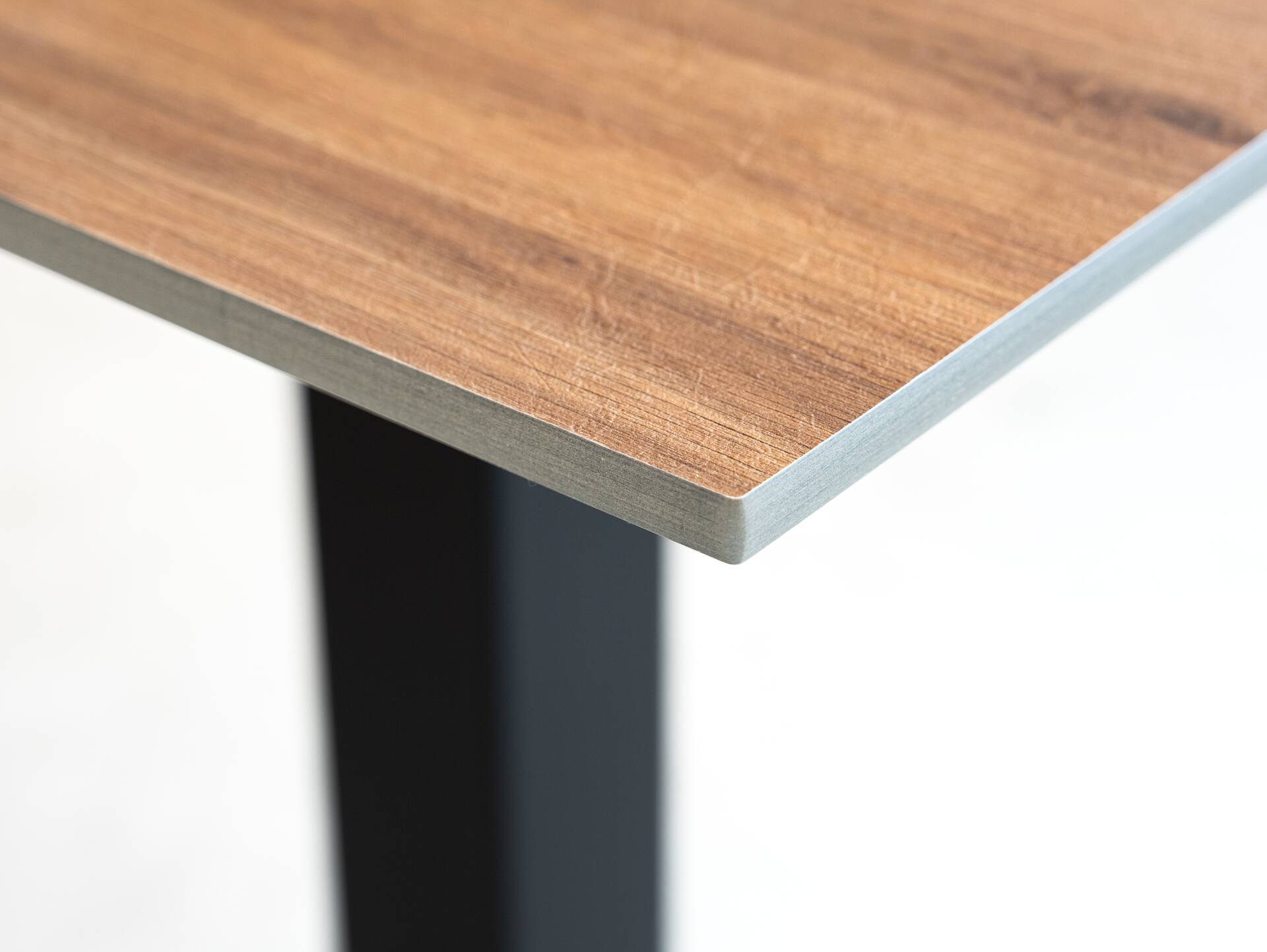 TAUNUS Stehtisch, Material HPL / Metall 60 x 60 cm | Eichefarbig