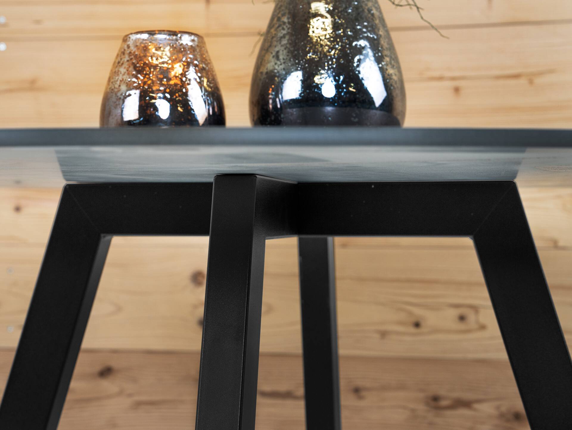 Levent Esstisch rund, Material HPL / Metall 80 cm | Eichefarbig