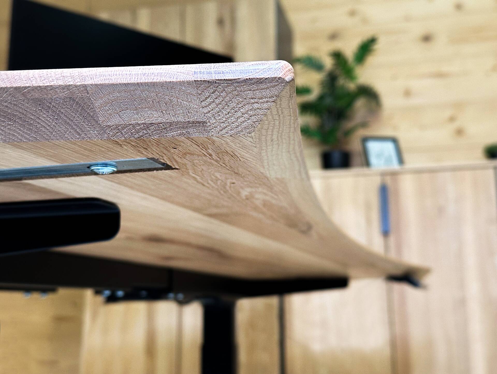 OFFICE OAK elektrisch höhenverstellbarer Schreibtisch 180x80 cm, Material Massivholz, Eiche geölt 