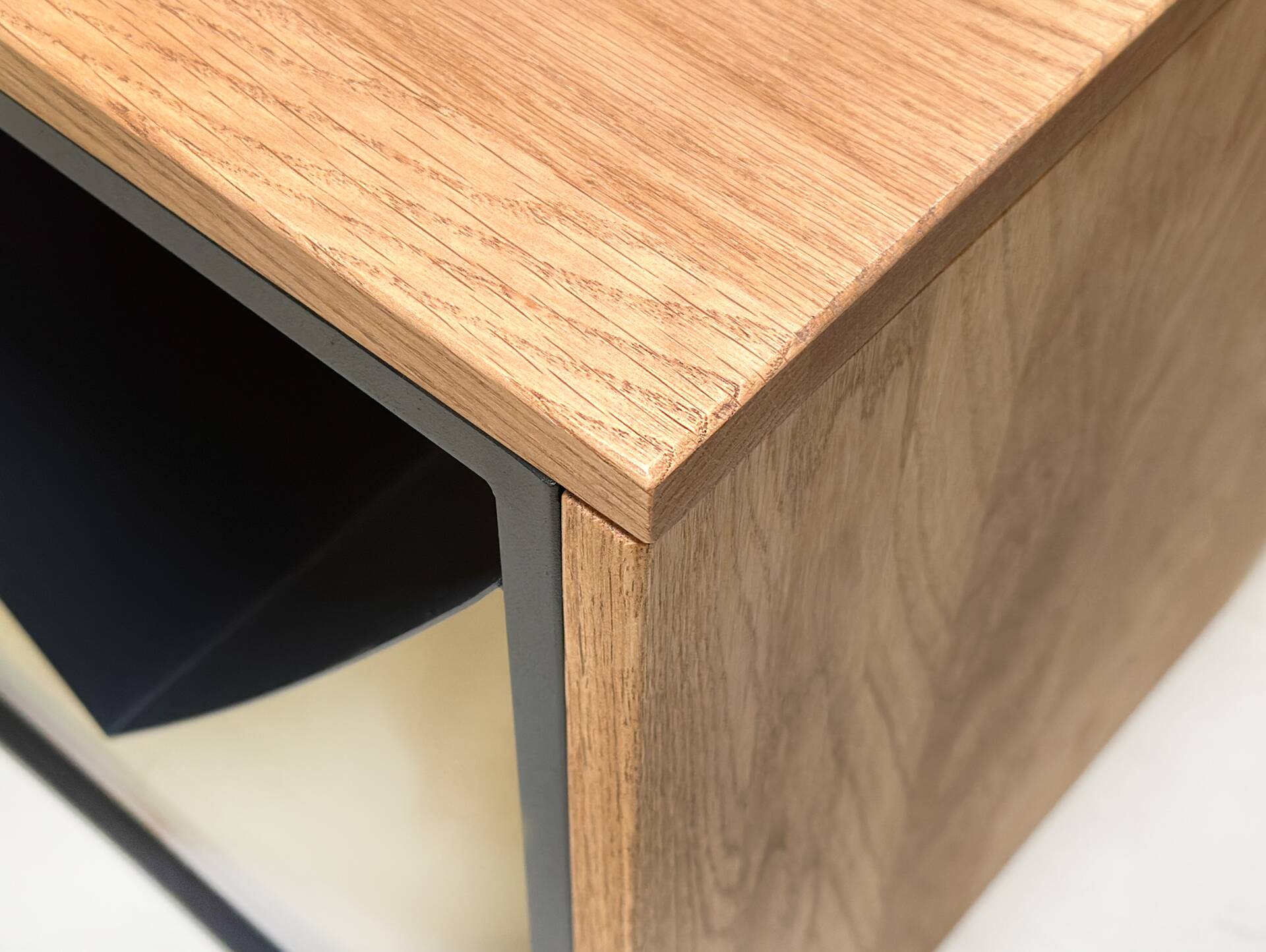 UMERO Couchtisch, Material Massivholz/Metall, Eiche geölt/schwarz 