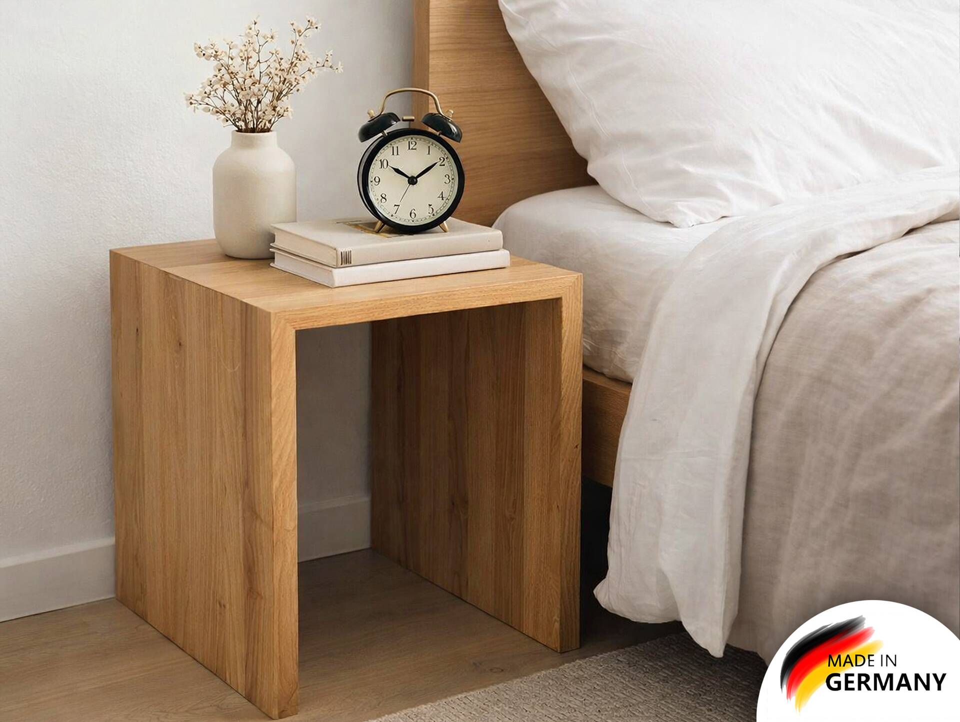 FINN Nachtkommode, Material Massivholz, Kernbuche massiv 