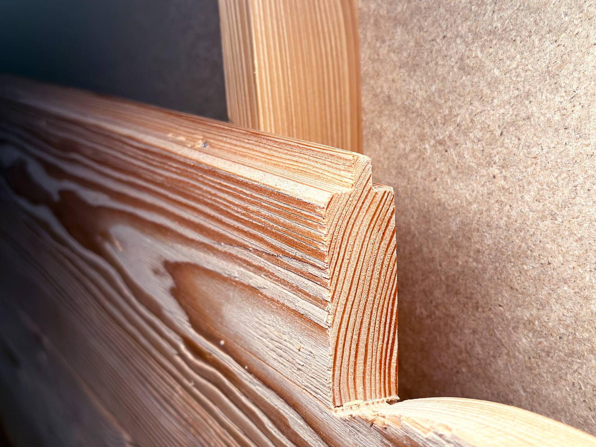 KLINGSCHROT Blockwandschalung/Nut- und Federbrett/Schalungsbrett, Material Massivholz, gehackt/gebürstet Lärche natur | 2 Meter