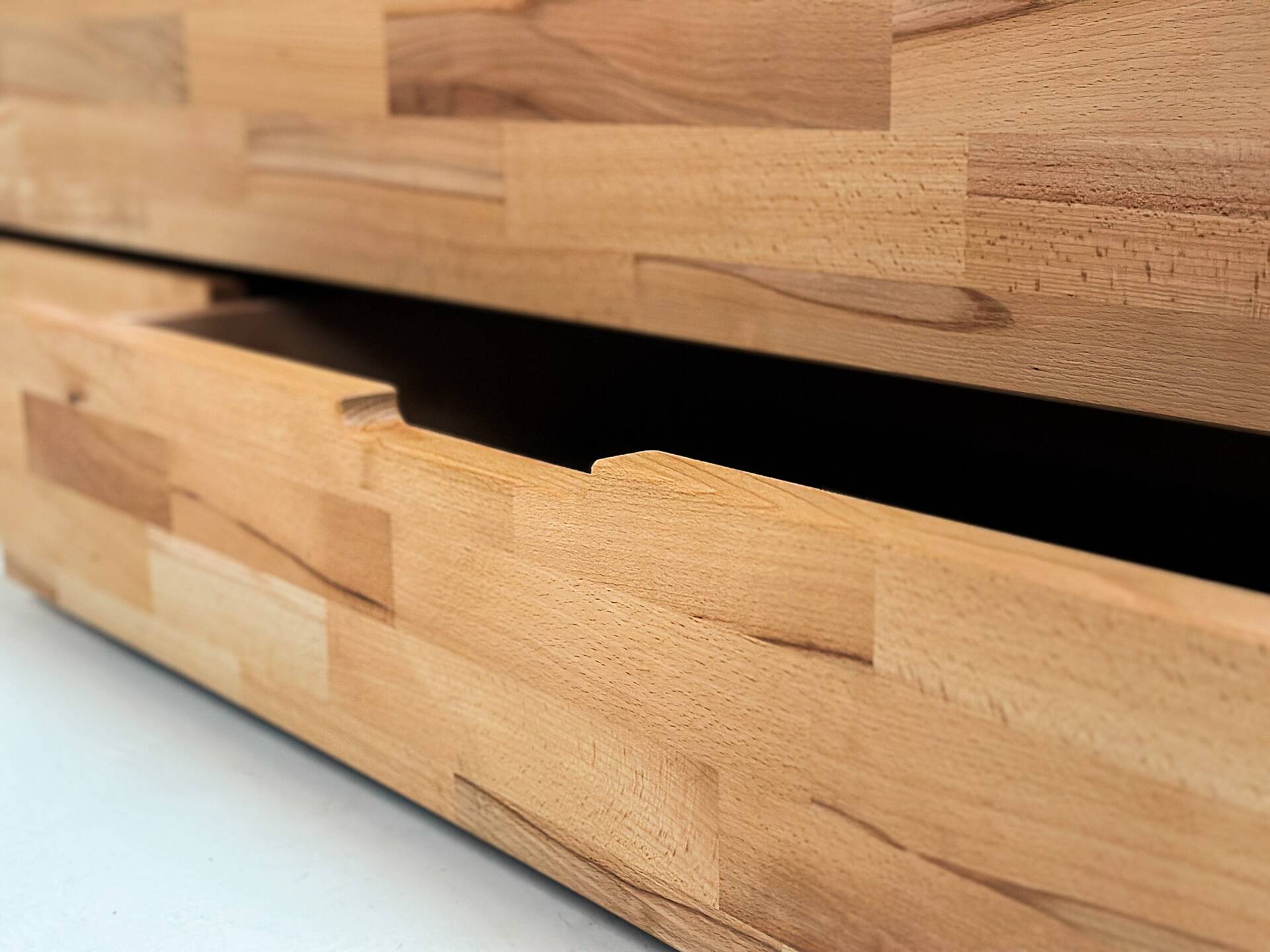 CHICO Stauraumbett mit Polsterkopfteil, Material Massivholz 200 x 200 cm | Buche unbehandelt | einseitig | Stoff Braun ohne Steppung