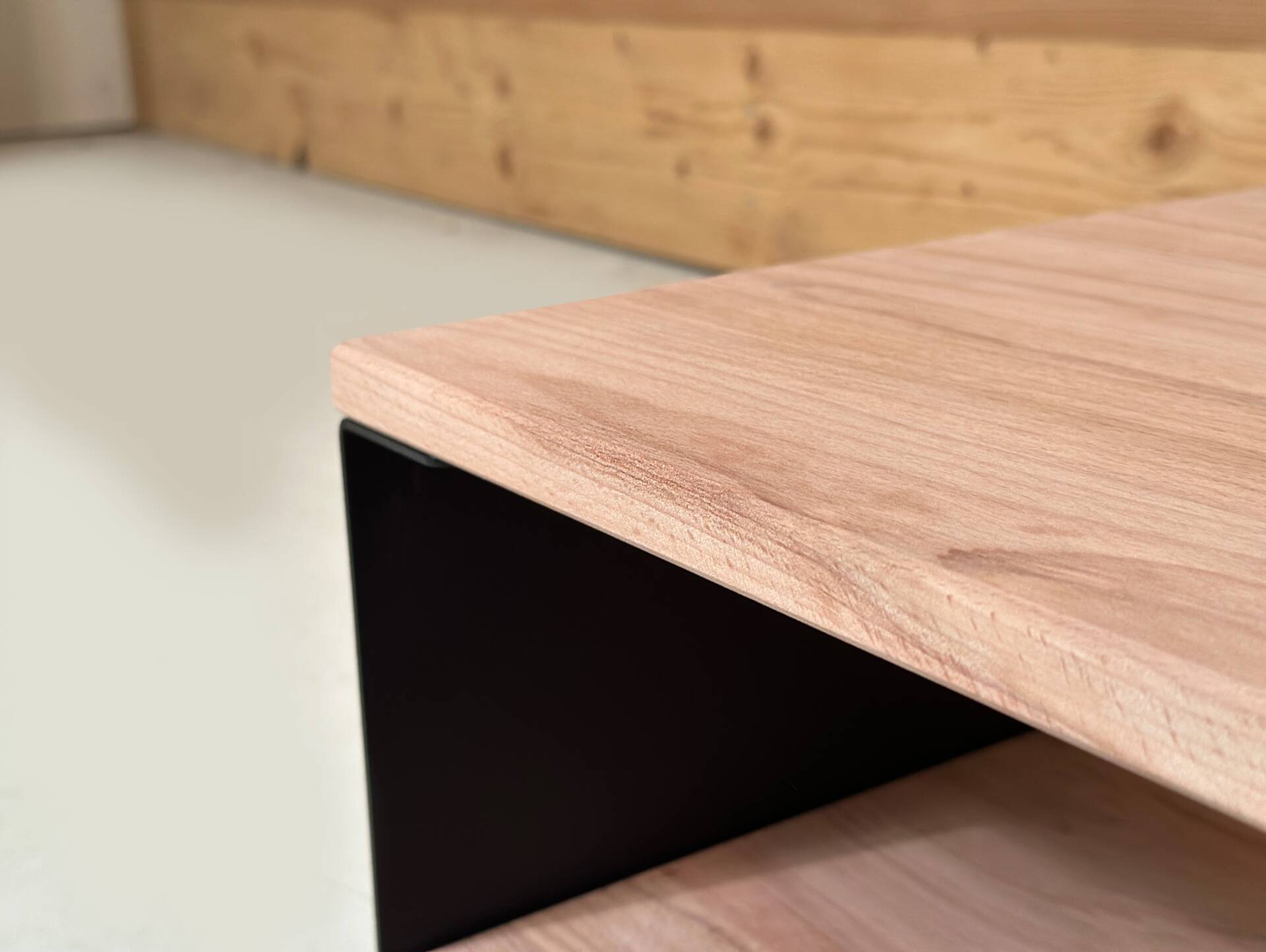 DAKONA Hängenachtkommode, Material Massivholz/Metall Buche unbehandelt