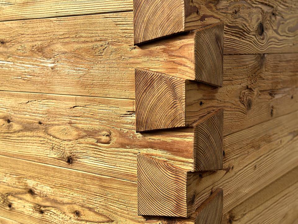 TIROLERSCHROT Blockwandschalung/Nut- und Federbrett/Schalungsbrett, Material Massivholz, gehackt/gebürstet Fichte natur | 2 Meter