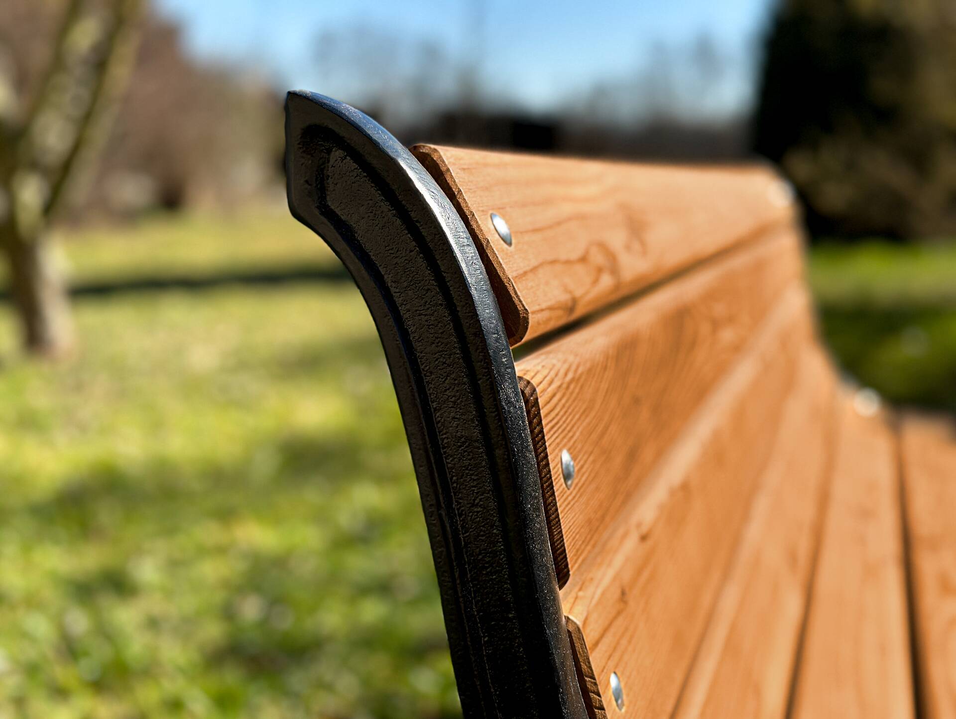 GUSTL Gartenbank, Material Massivholz Lärche, Metallgestell Schwarz 180 cm