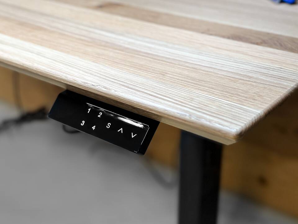 OFFICE OAK elektrisch höhenverstellbarer Schreibtisch 160x80 cm, Material Massivholz, Eiche geölt 