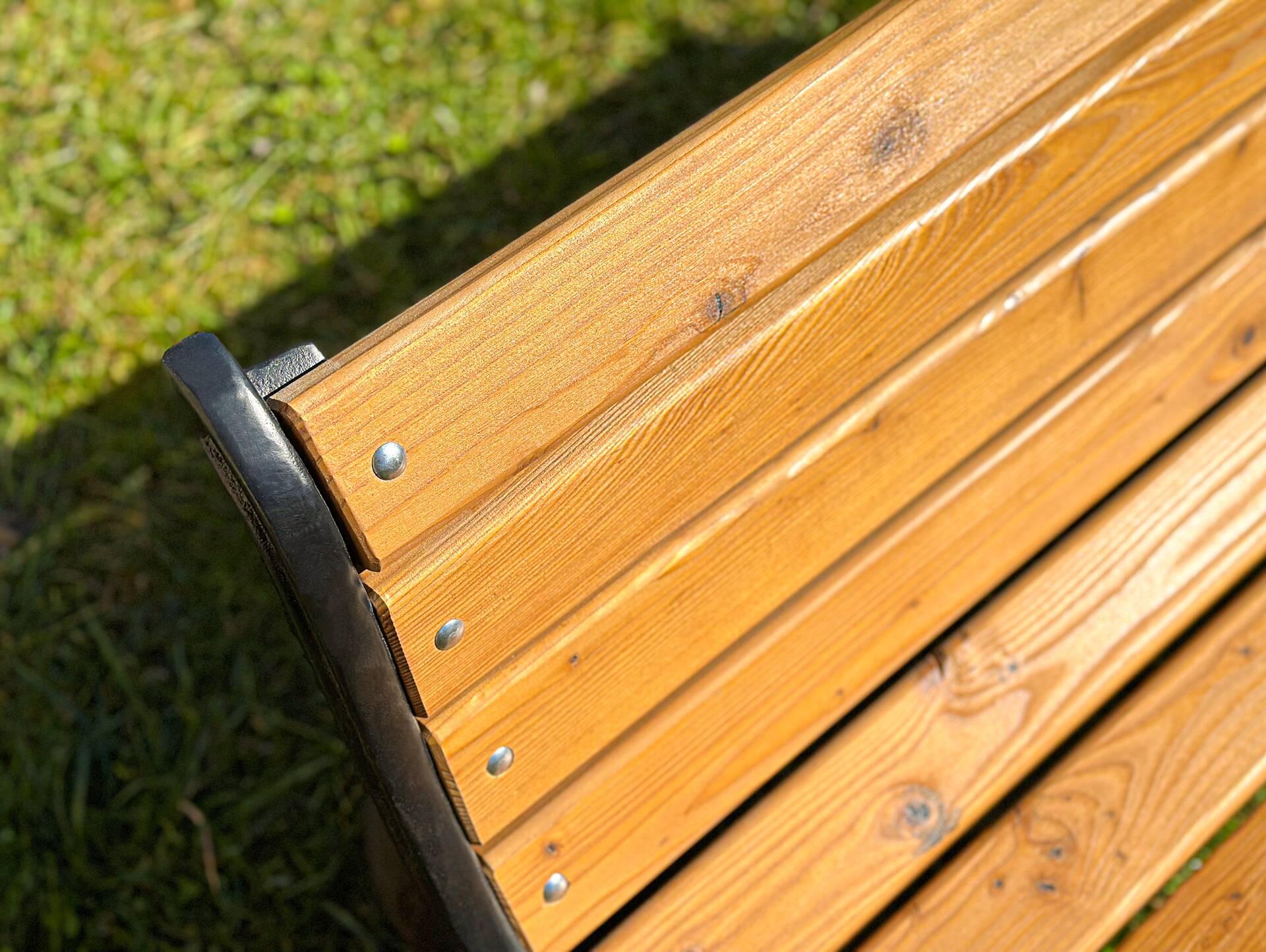 GUSTL Gartenbank, Material Massivholz Lärche, Metallgestell Schwarz 150 cm