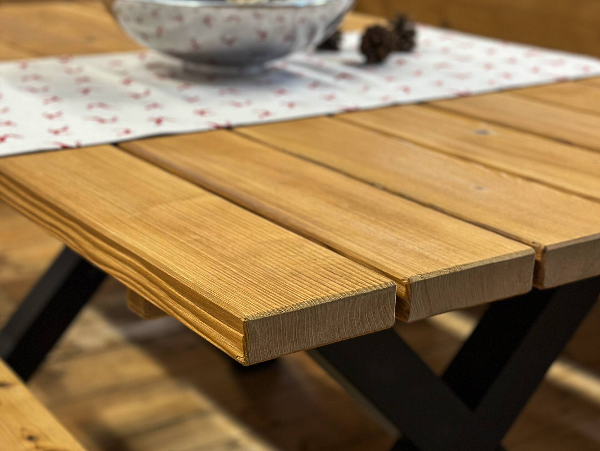 KENTUCKY Gartengarnitur mit X-Beinen, Altholzoptik, Material Massivholz, THERMO-Fichte gebürstet/lasiert 160 cm | ohne Rückenlehne | natur