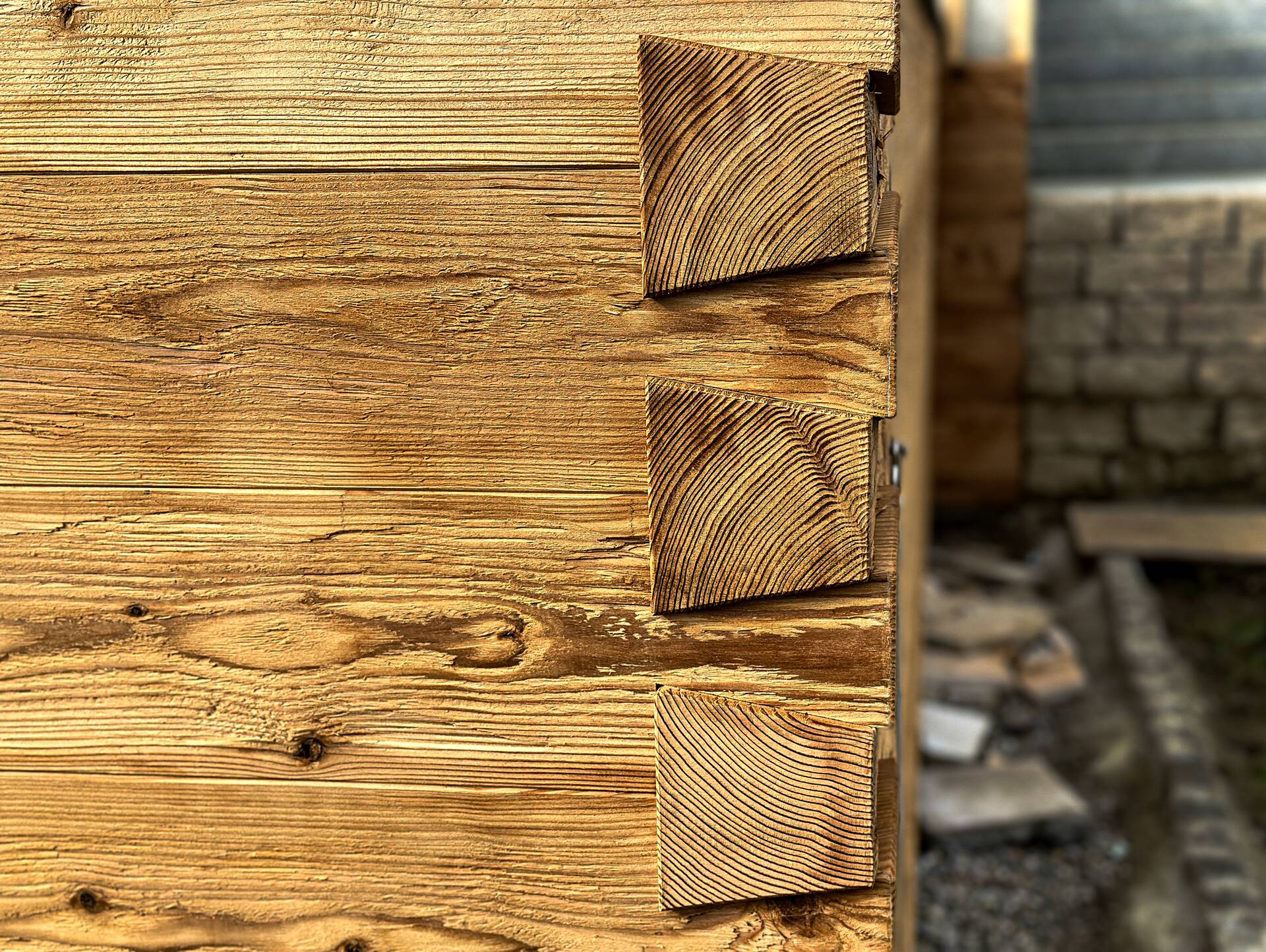 TIROLERSCHROT Blockwandschalung/Nut- und Federbrett/Schalungsbrett, Material Massivholz, gehackt/gebürstet Fichte natur | 2 Meter