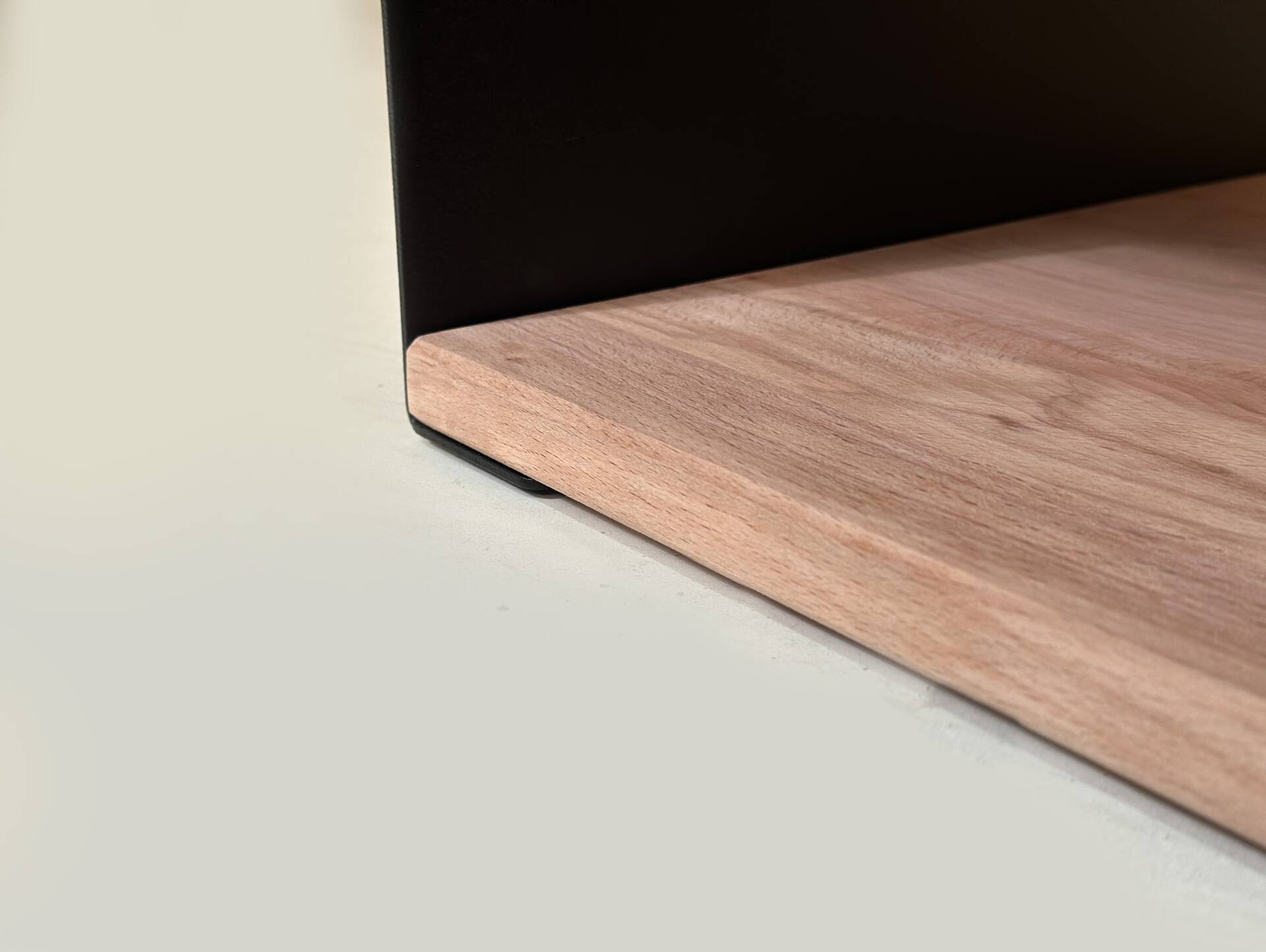 DAKONA Hängenachtkommode, Material Massivholz/Metall Buche unbehandelt
