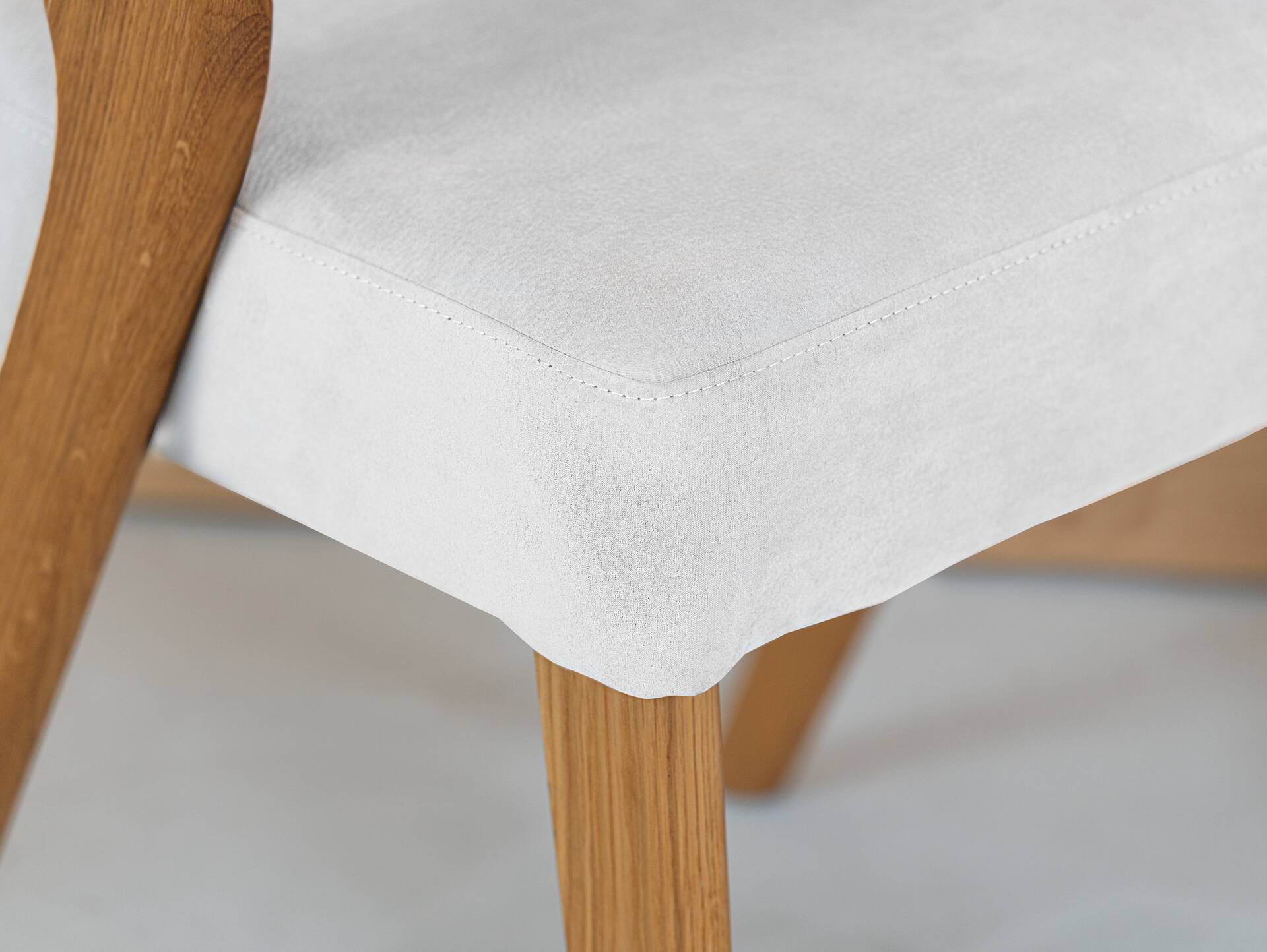 ALONA Polsterstuhl, Material Massivholz/Bezug Kunstleder Eiche | silvercreme