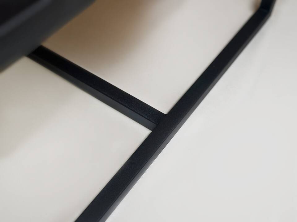IOLA Couchtisch,  Material Massivholz/Metall, Eiche geölt/schwarz 